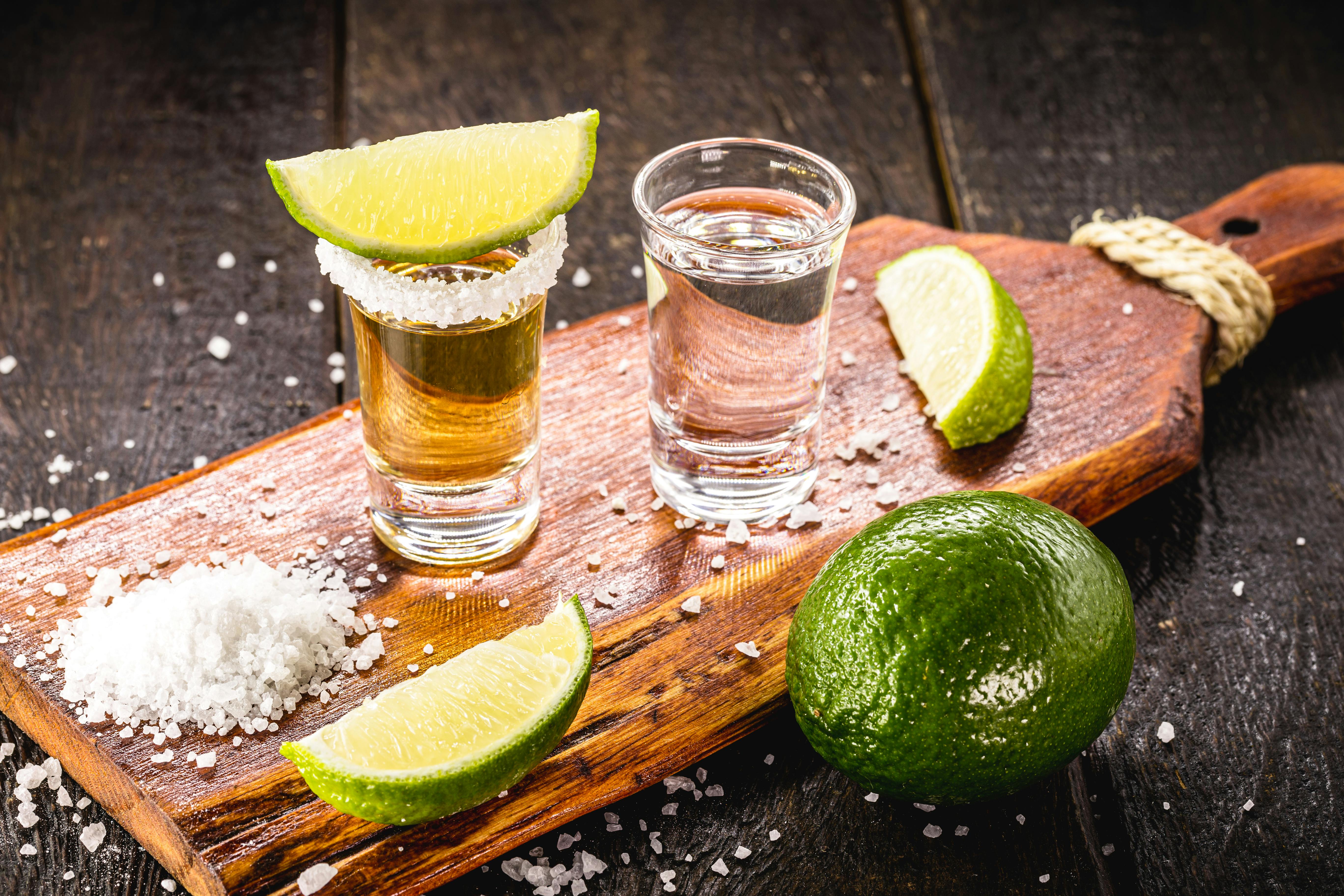Der er altid én der pludselig råber "jeg har købt tequila-shots!". tequila