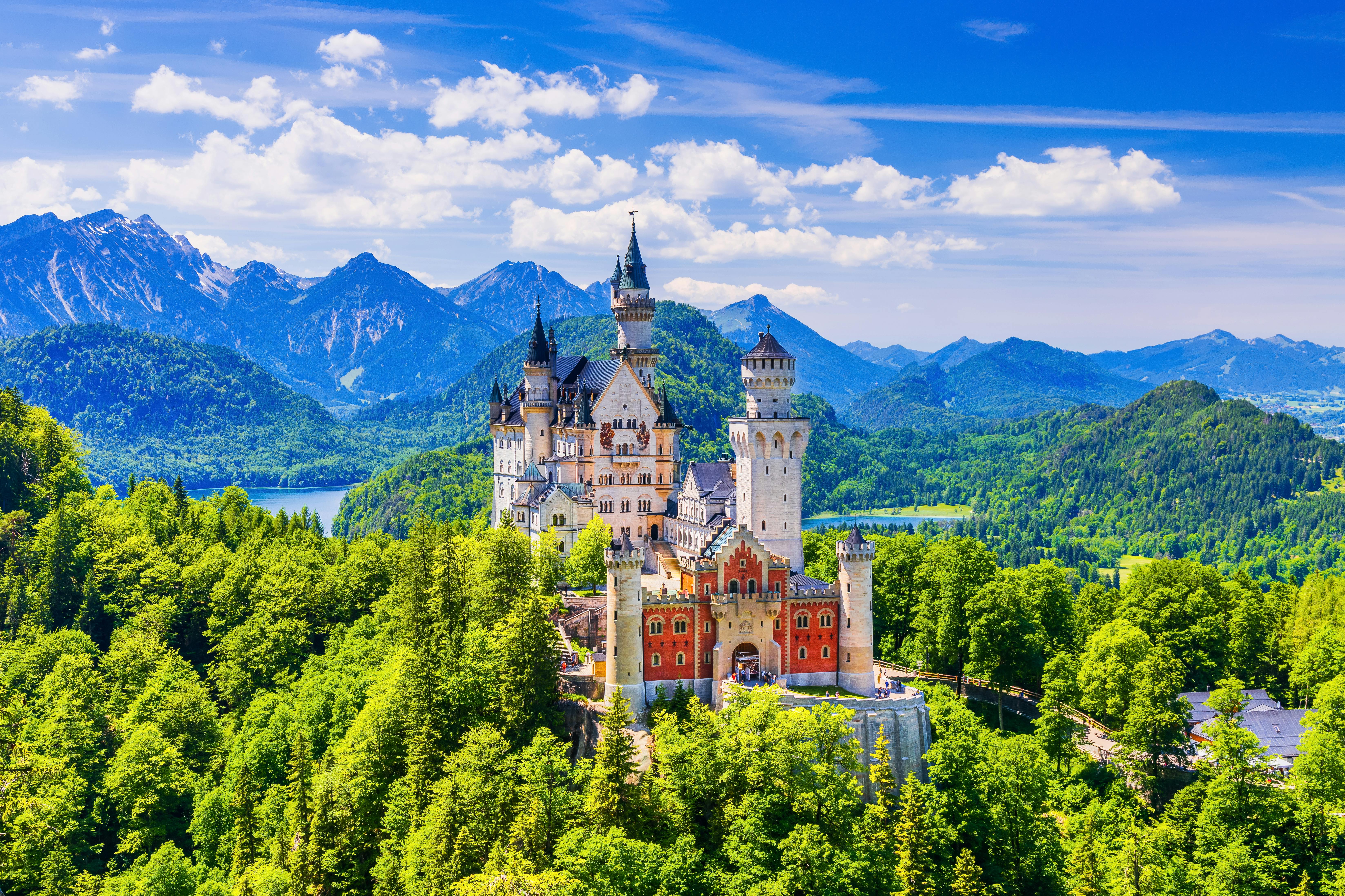 Neuschwanstein slottet i Tyskland. Neuschwanstein slot