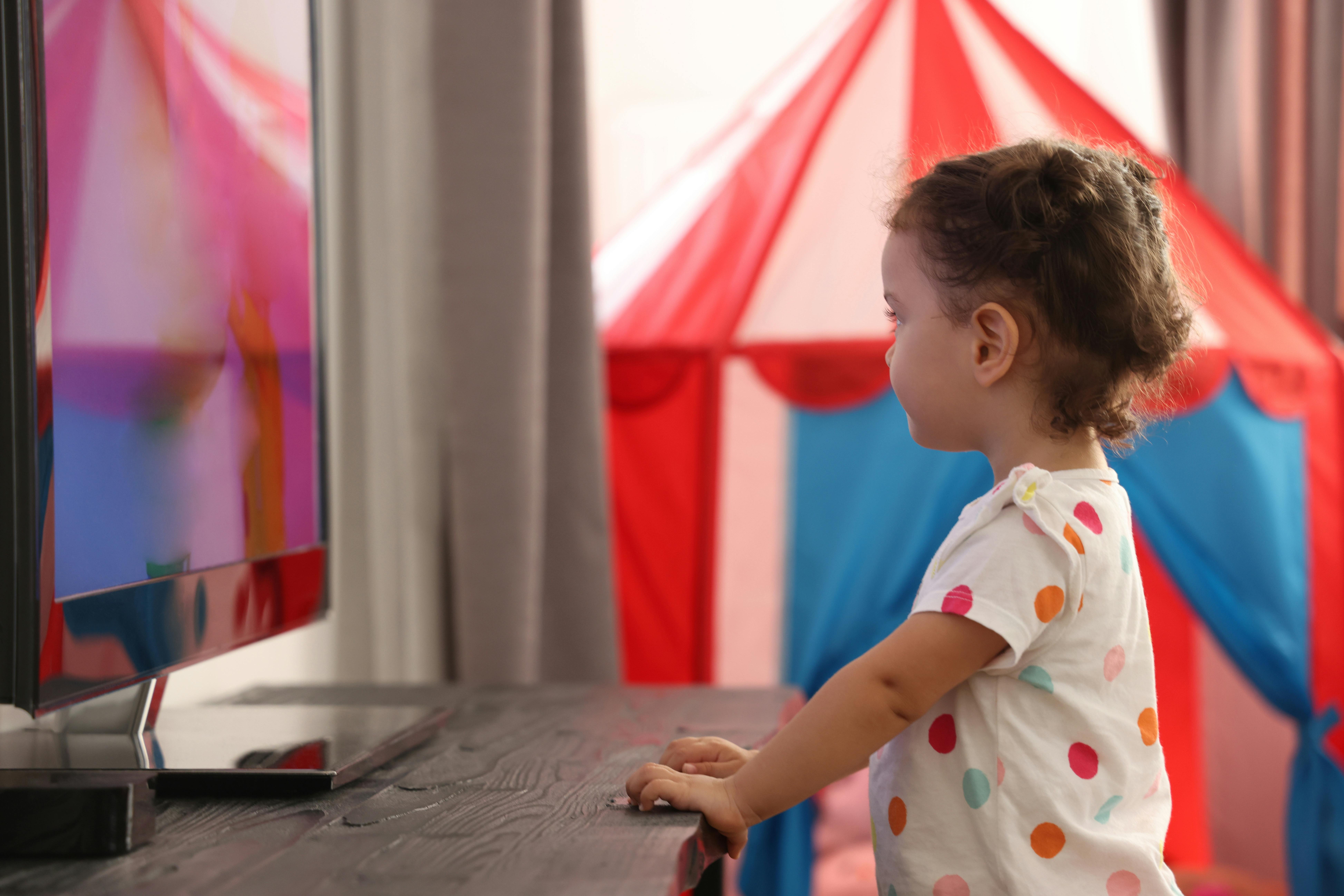 Som dit barns forældre er du den bedste til at vurdere, hvor meget TV dit barn må se. Baby TV