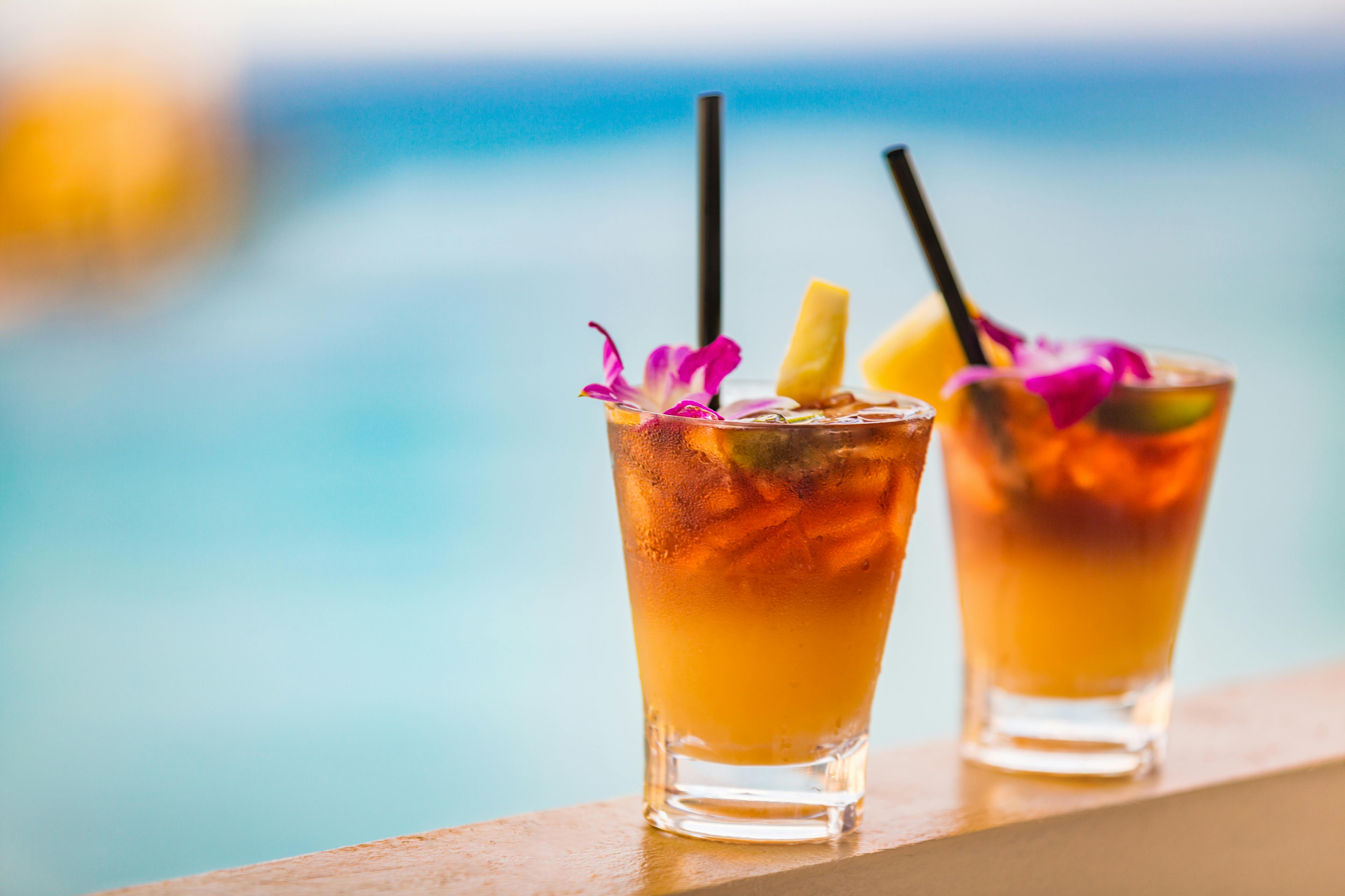 Ja tak, til en lækker drink med rom såsom Mai Tai. Mai Tai er en lækker drink med rom, drinks med rom, mai tai, eksotisk drink