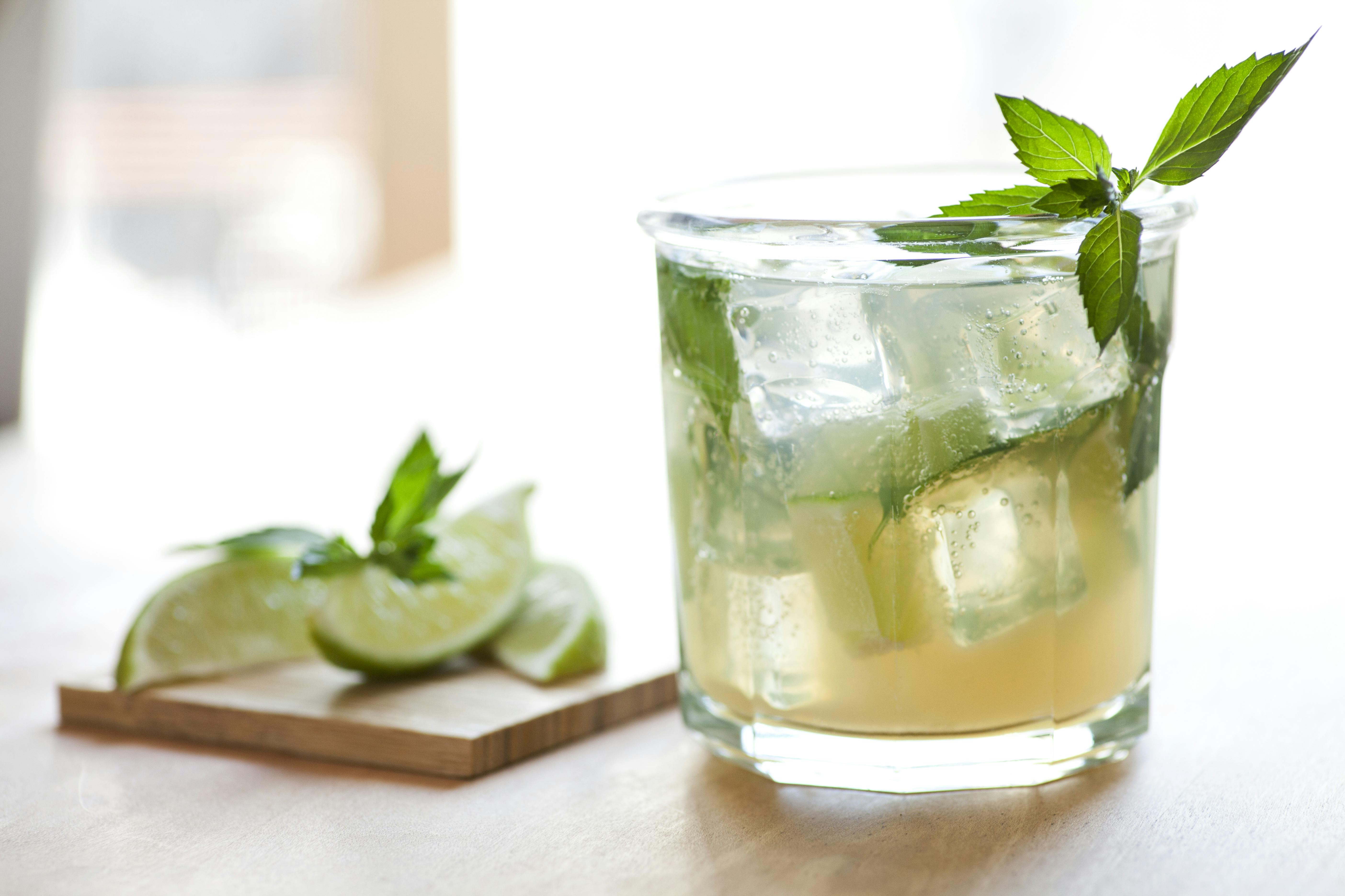 Dette er klart en af de bedste drinks med rom og mango sirup. bedste drinks med rom, lækker rom drink, mango