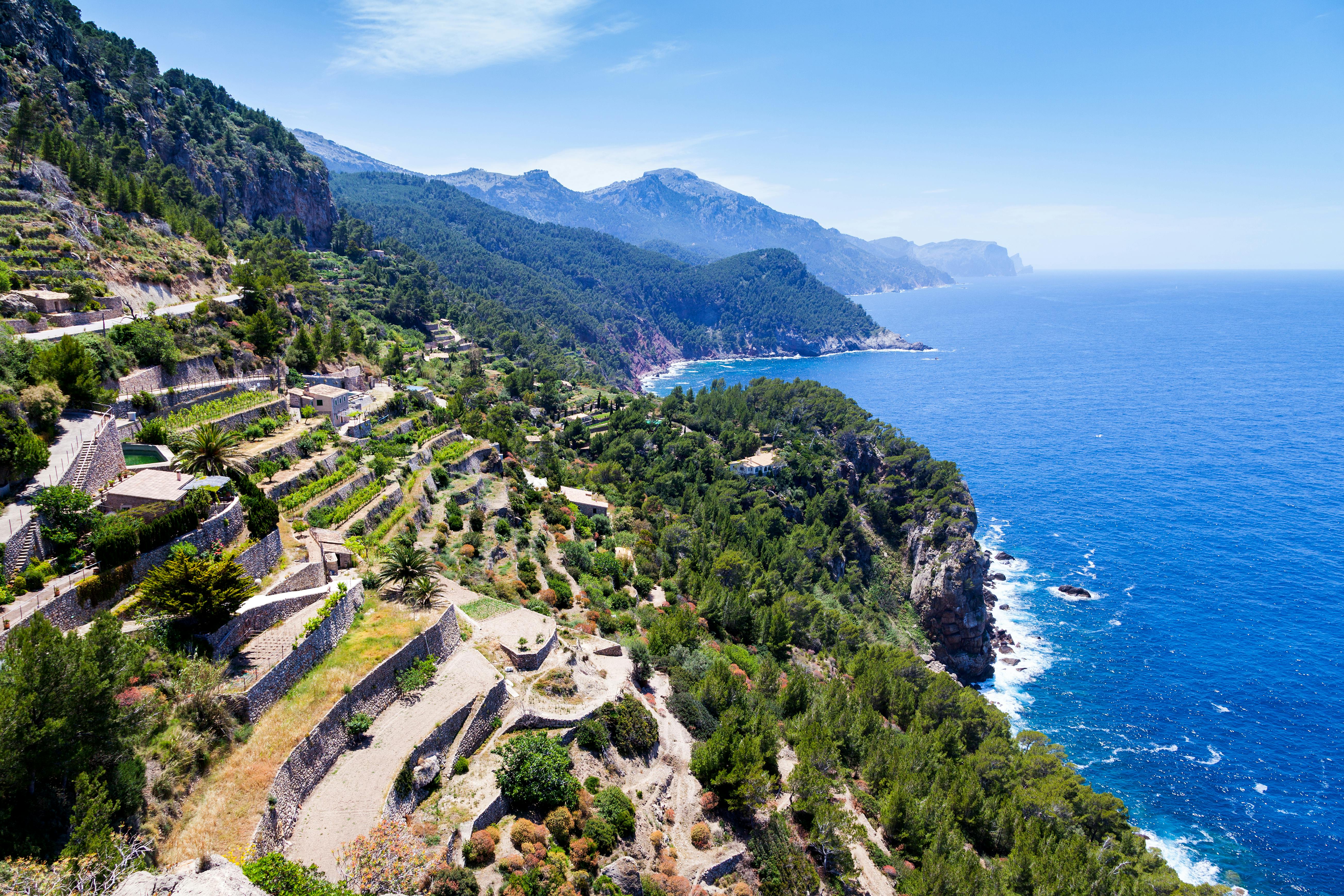 Mallorca er så rå og blå og grøn og frodig. Mallorca-guide