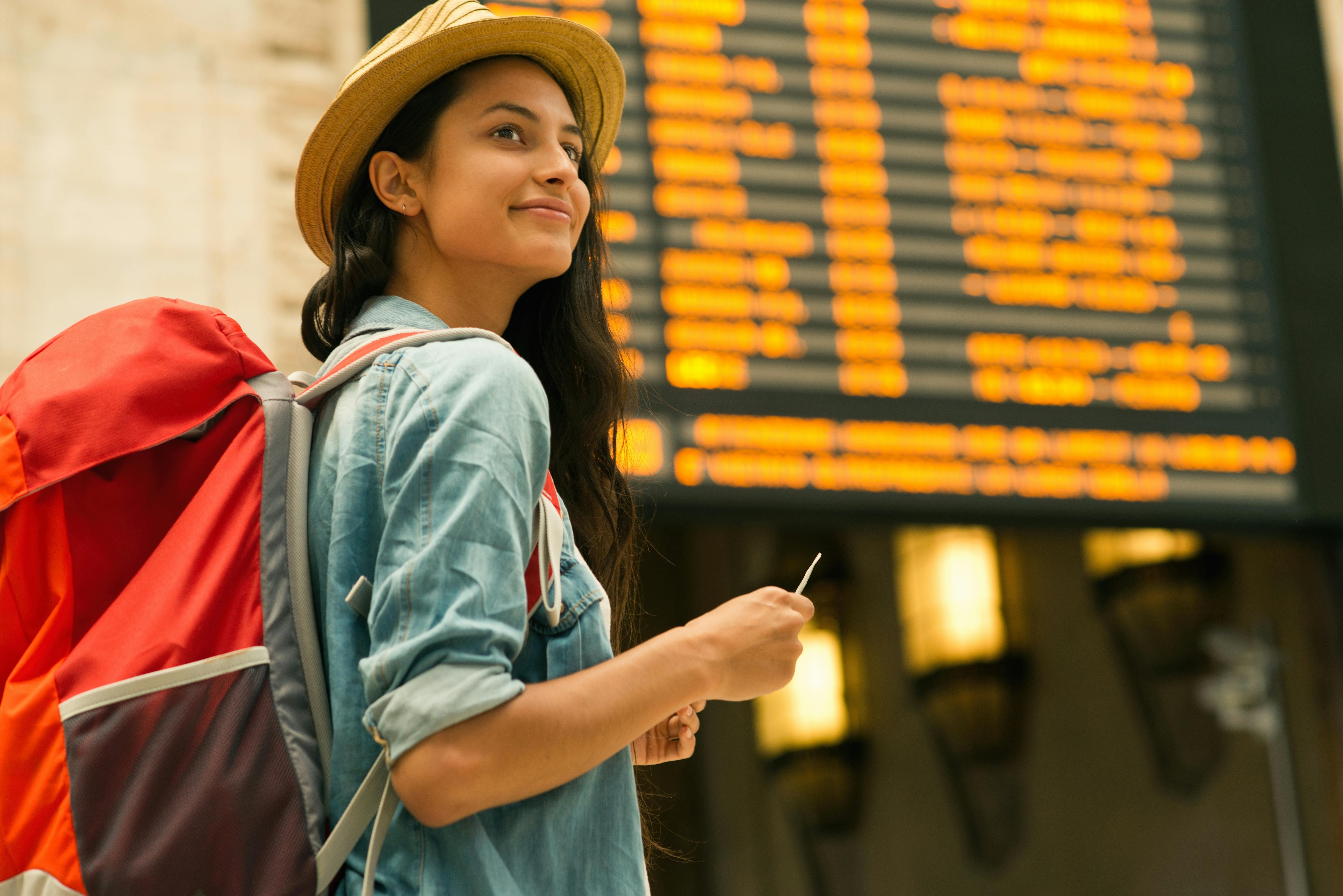 Interrail er en fantastisk måde at rejse på! Kvinde rejser på Interrail