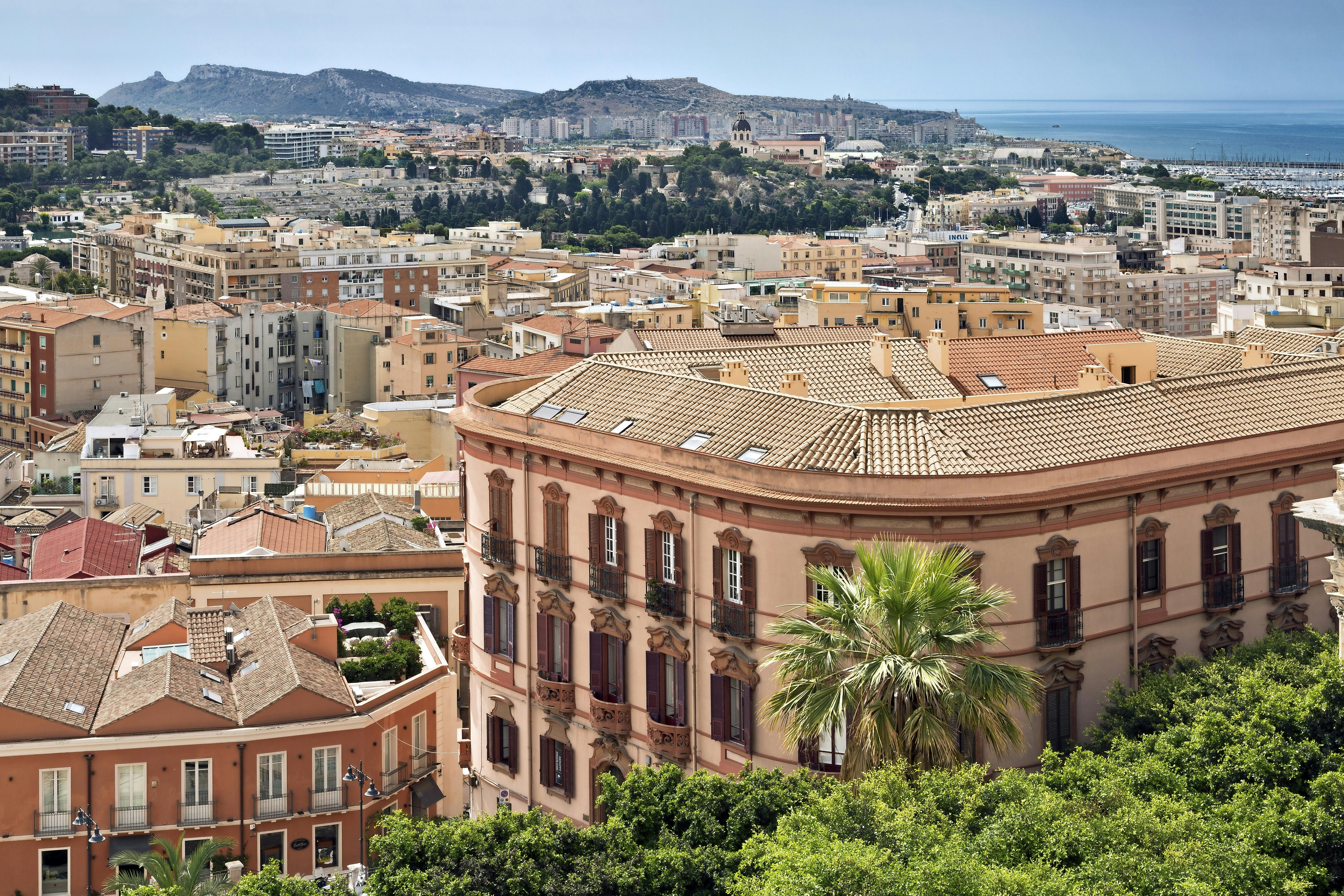 Sardinens hovedstad, Cagliari, på sydsiden af øen. Sardinien i Italien - Cagliari