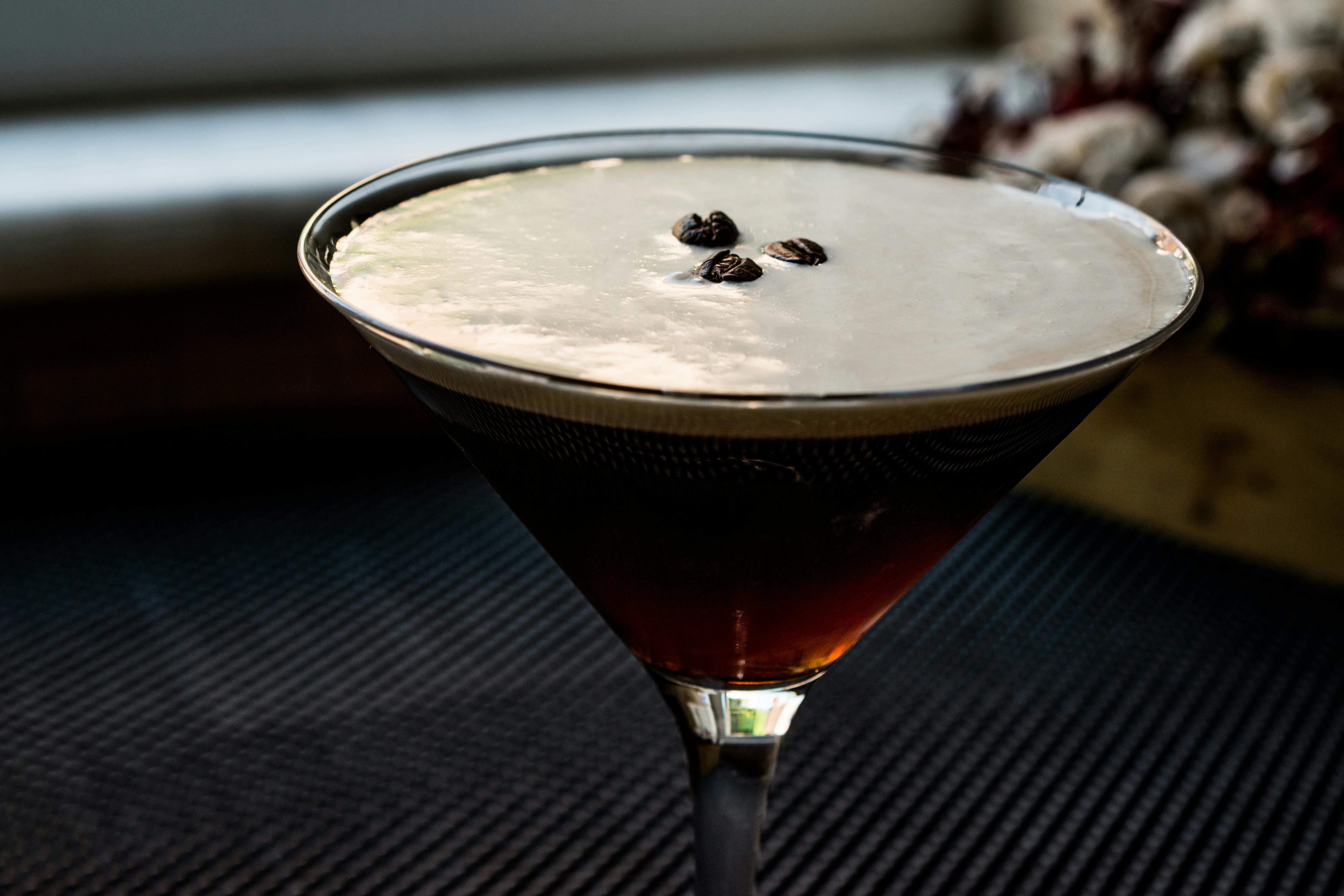 Vi har endelig funnet den beste oppskriften på drinken Espresso Martini Espresso Martini kremet oppskrift på kaffe-drinken
