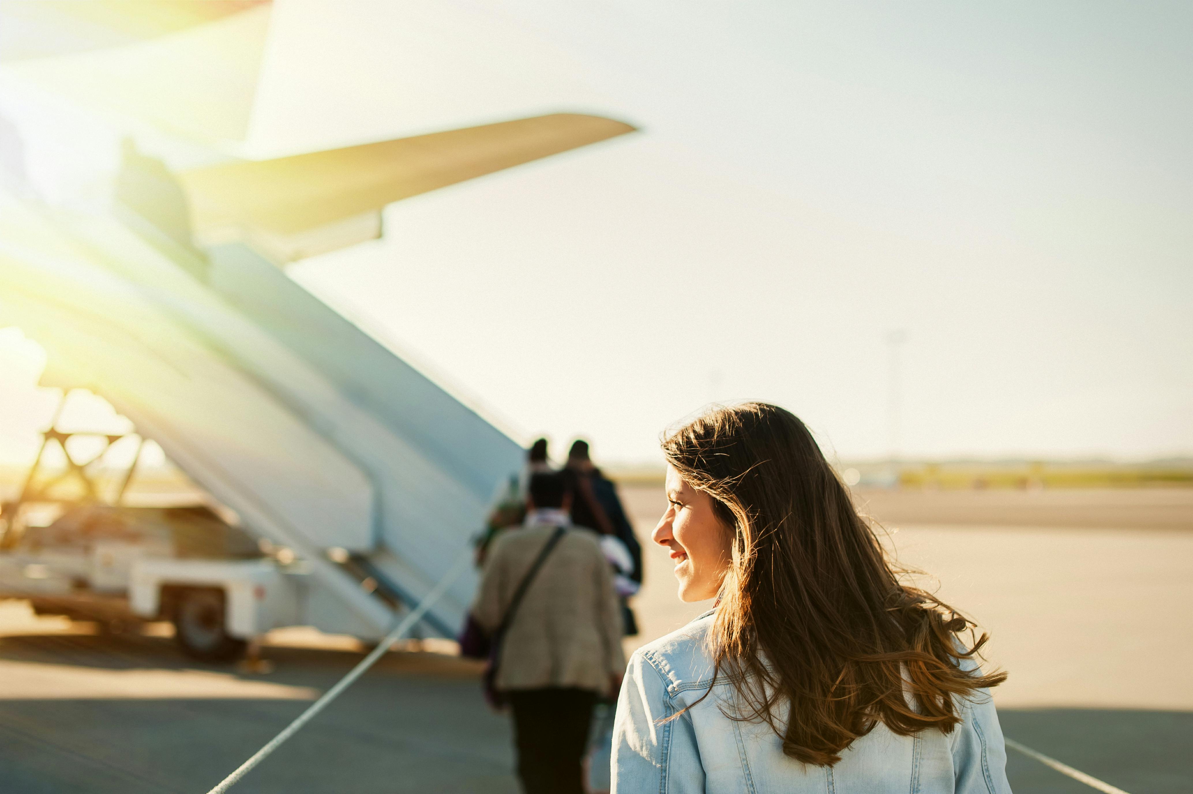 Udveksling vil med sikkerhed give dig nogle oplevelser, som du sent glemmer. Kvinde der skal til at flyve på udveksling