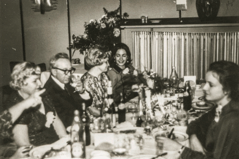 Familjebild färgläggs.
