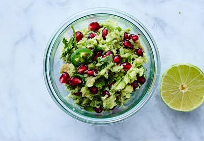 Hyvän guacamolen teko ei ole mitään salatiedettä. Guacamole-resepti