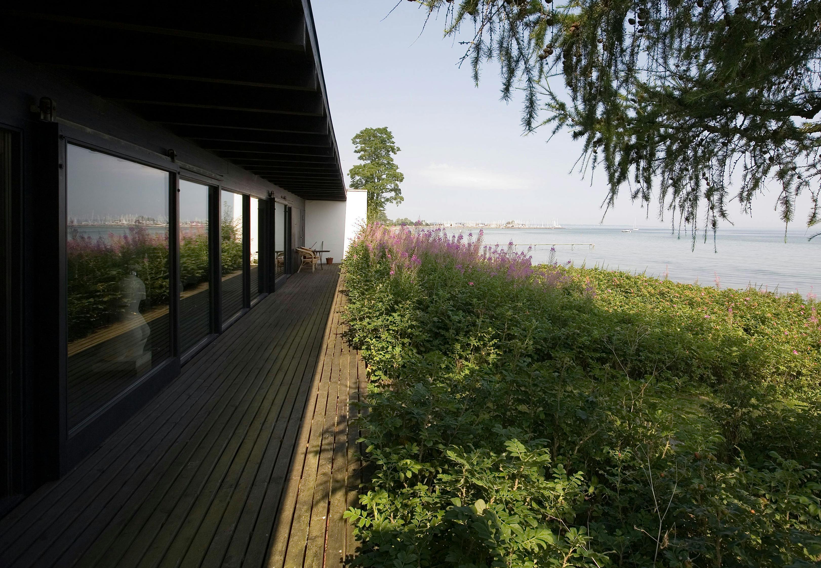 Halldor Gunnløgssons hus ud til Øresund.