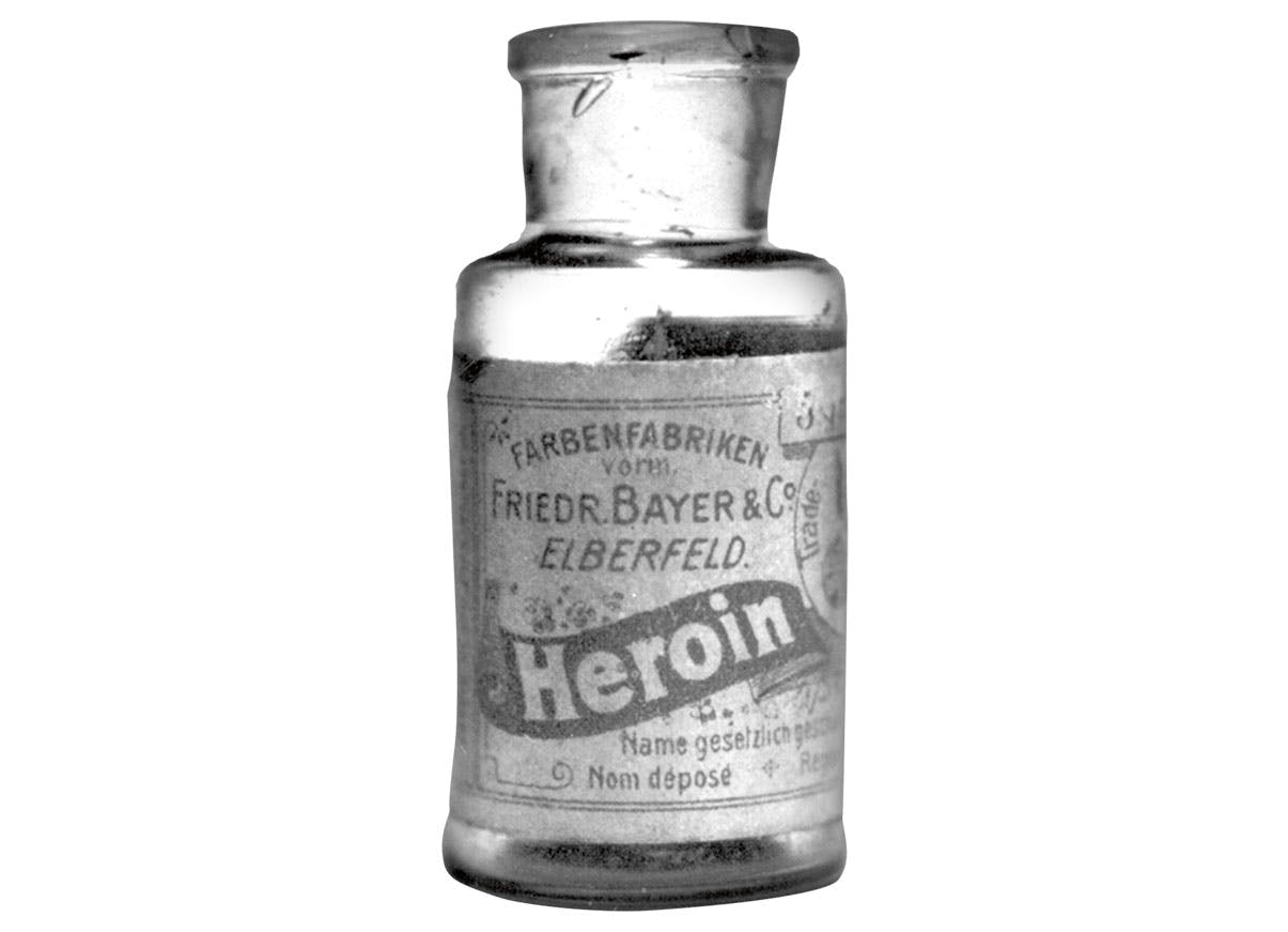 Omkring år 1900 kunne heroin købes lovligt på de fleste apoteker.