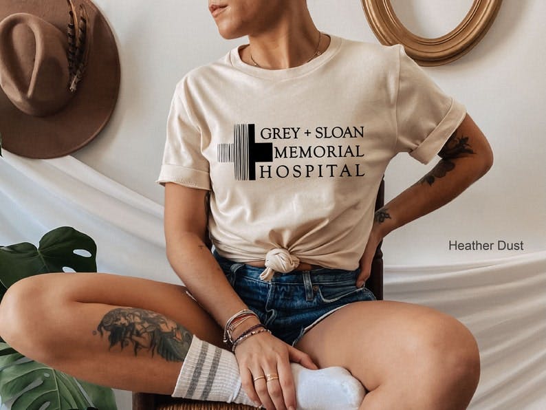 Du kan med fordel også skrive denne t-shirt på din egen ønskeliste! Grev Hvide Verden-t-shirt