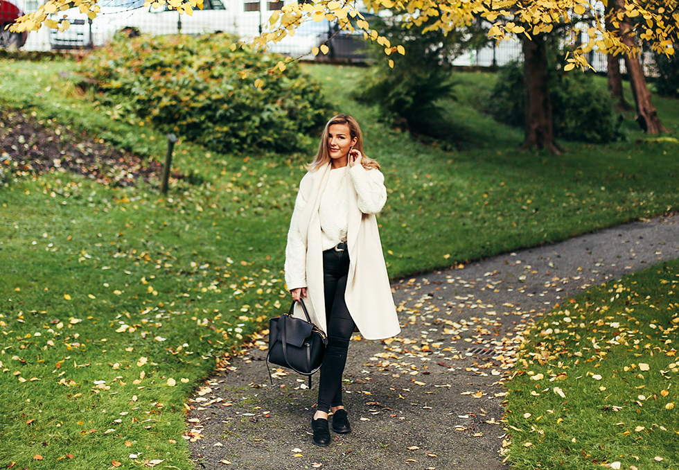 10 problemer jenter har om høsten | Stylista.no Høstens trench coat Eirín