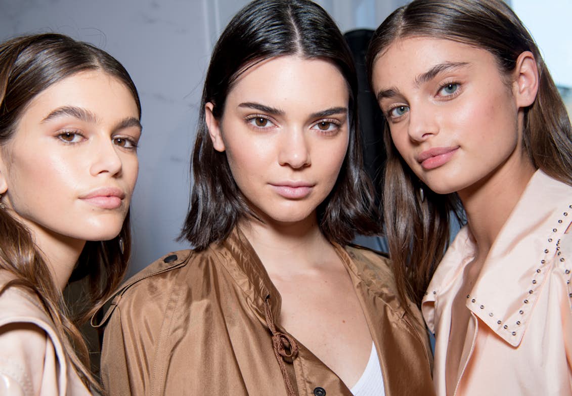 heta nya produkter leta efter många stilar Foundation: 3 tricks, der får din makeup til at se naturlig ud ... heta nya produkter leta efter många stilar Foundation: 3 tricks, der får din makeup til at se naturlig ud ...