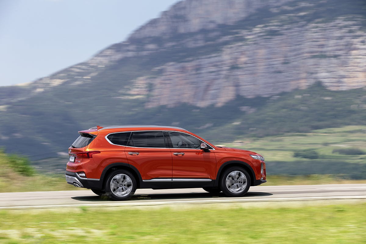 Hyundai Santa Fe fra siden
