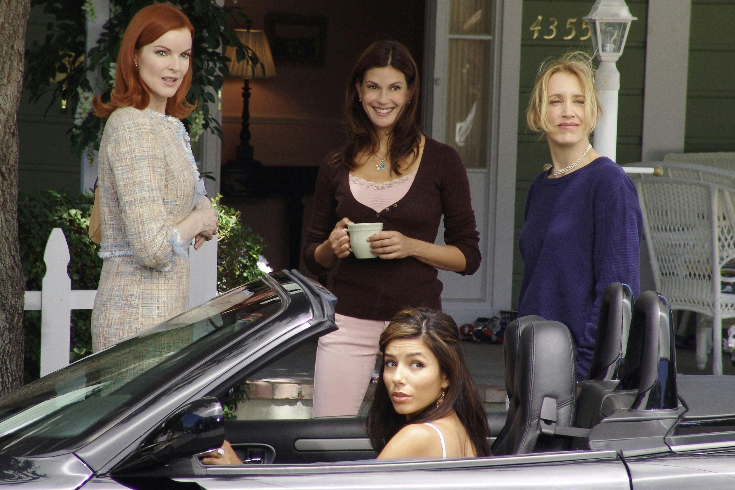 Glæd dig til en gensyn med kvinderne fra Wisteria Lane. Desperate Housewifes på Disney+