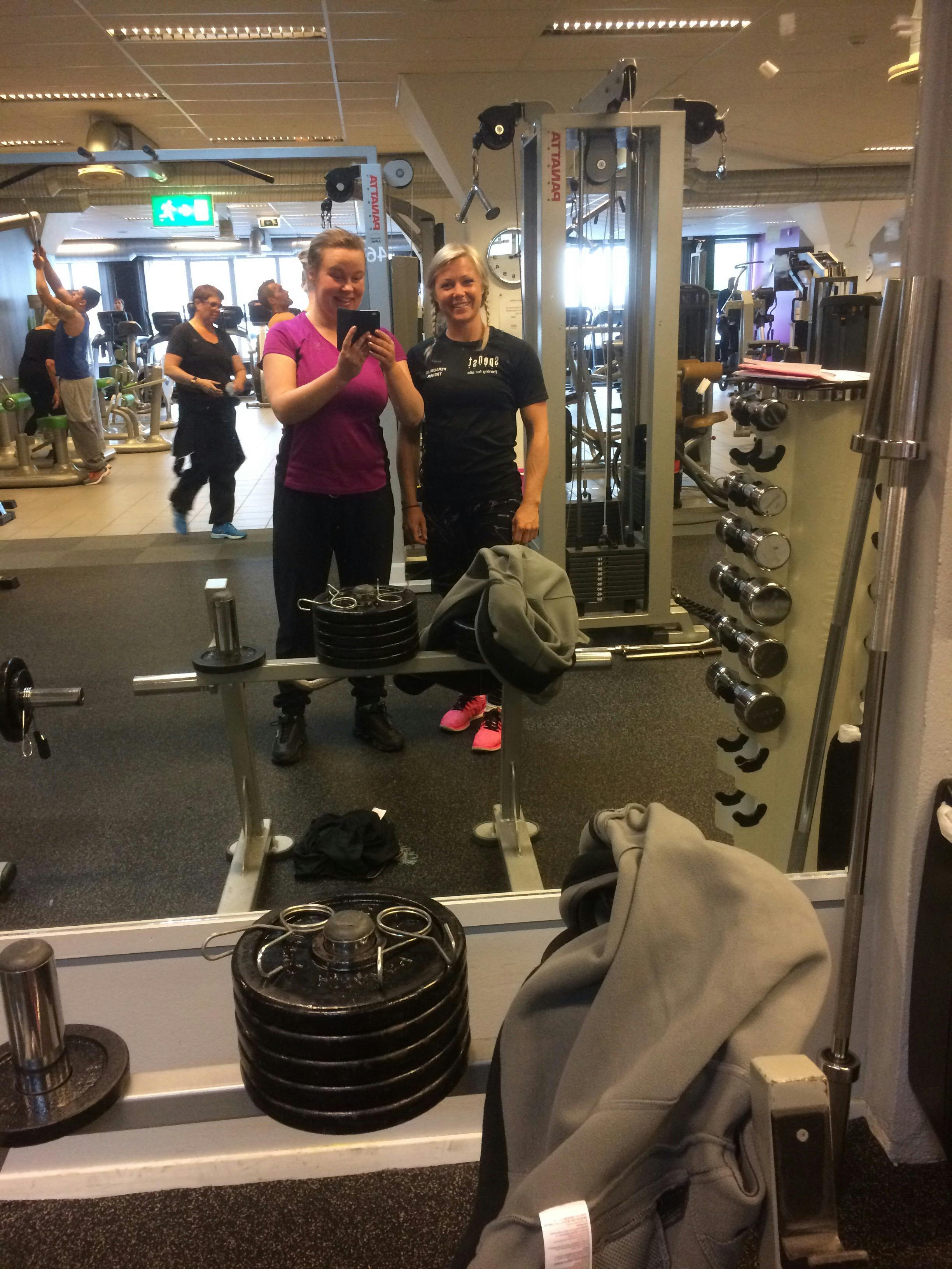 Jeg må gratulere min PT fra Spenst i Larvik, Eline S. Jørgensen, med super innsats i VM styrkeløft, det ble sølv i 63-kg klassen og Norgesrekord i bøy! Spenst Larvik
