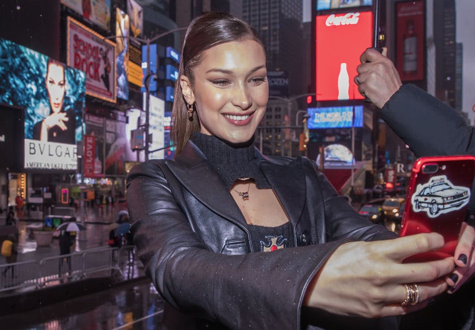 Bella Hadid med dyre skønhedsbehandlinger som mikroblading og restylane
