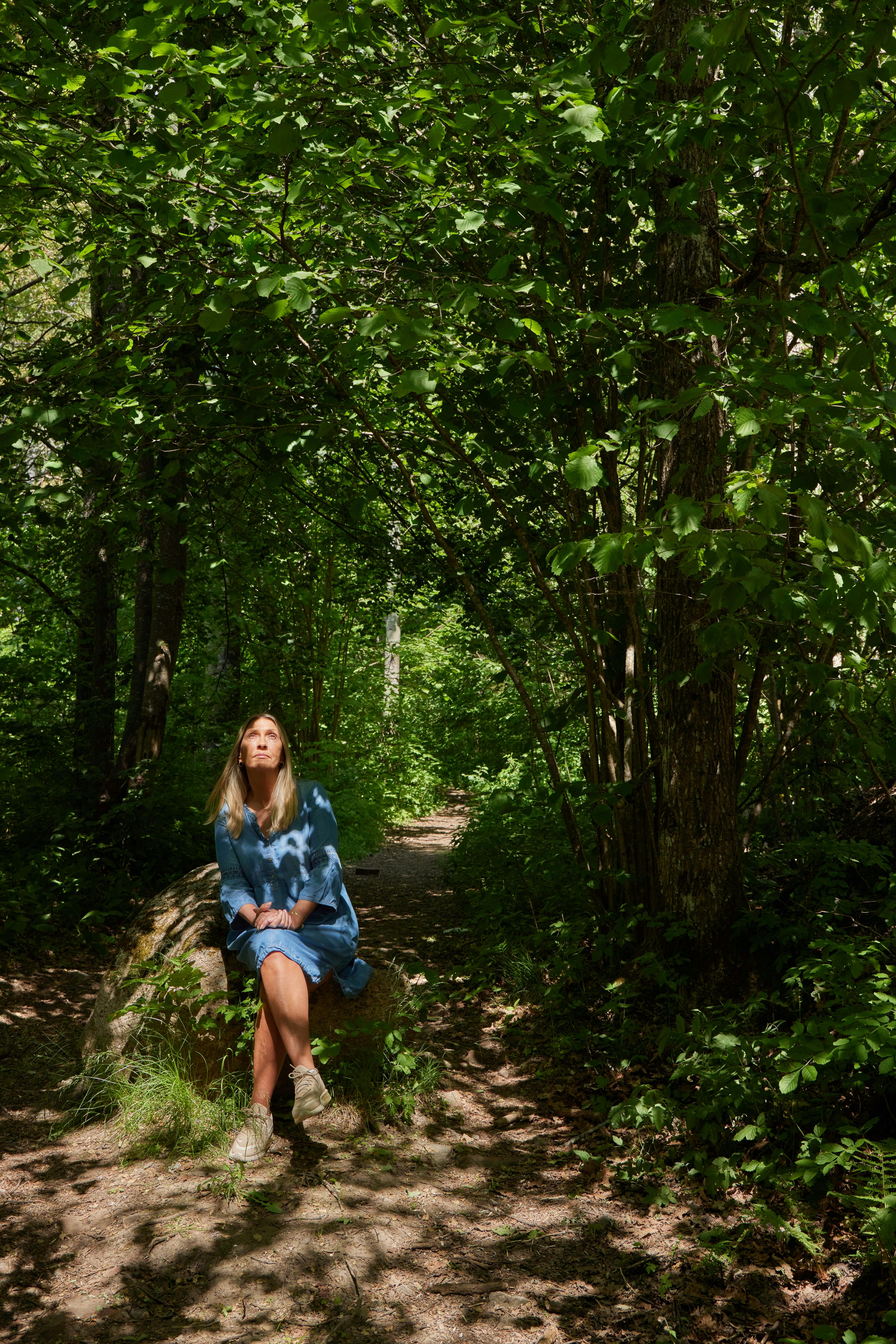 Inger Lise i skog