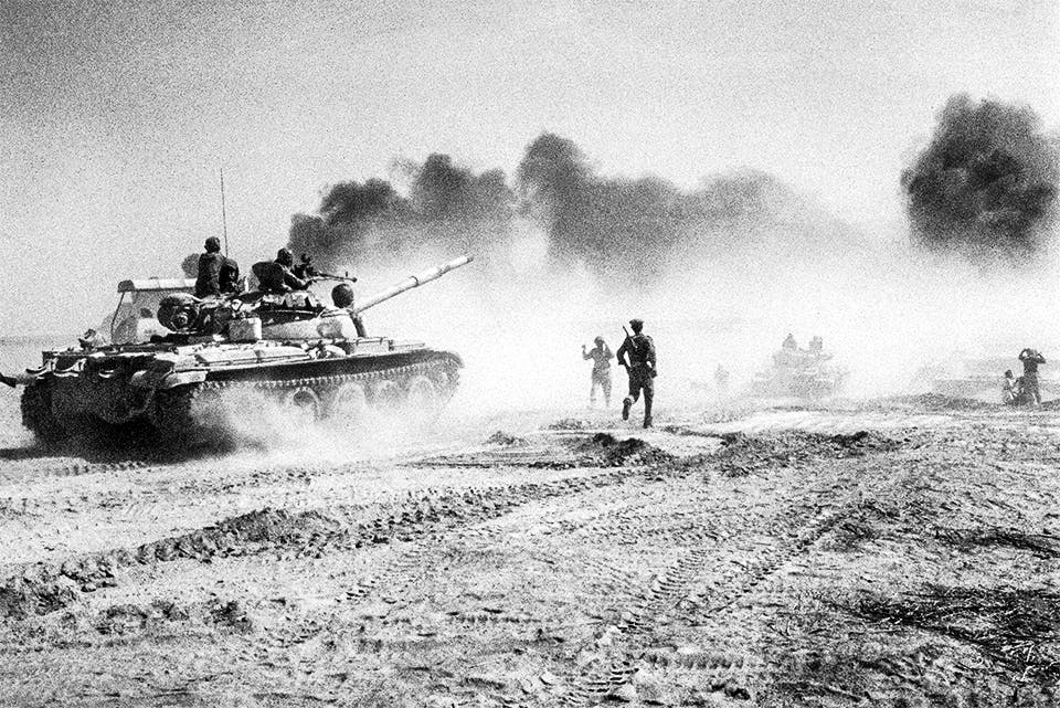 Irakisk offensiv med stridsvagn under Iran-Irakkriget.