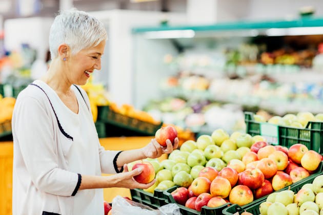 Woman shopping fruit