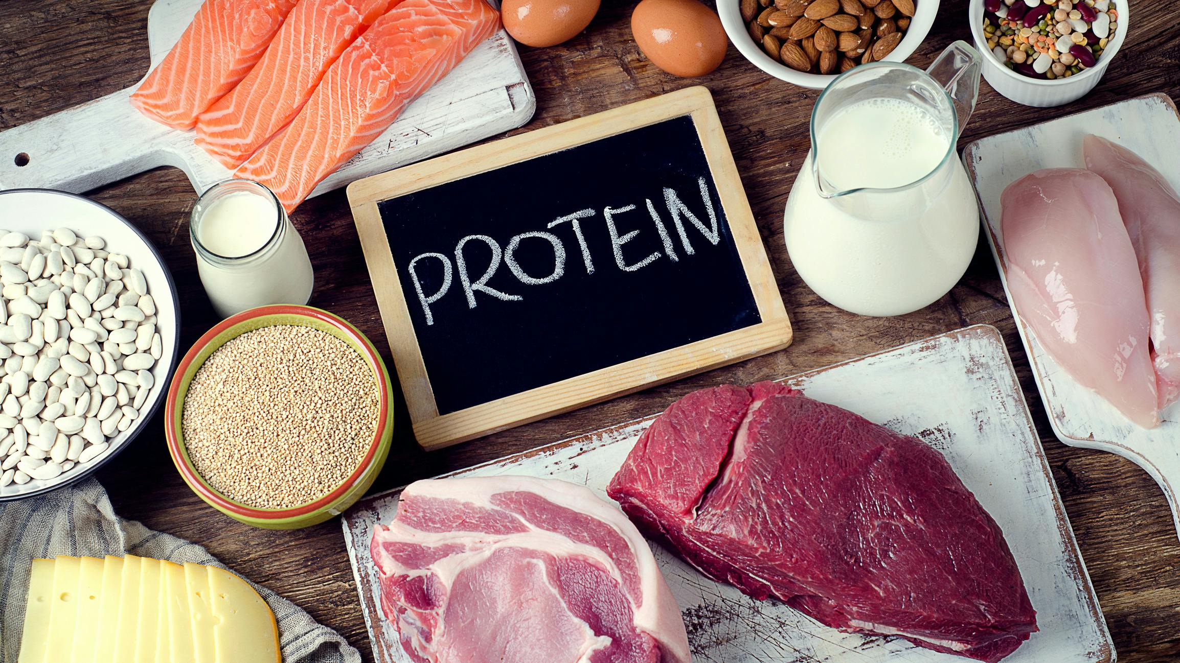 Prøv å få i deg cirka 1 gram protein per kilo kroppsvekt daglig. Prøv å få i deg cirka 1 gram protein per kilo kroppsvekt daglig.