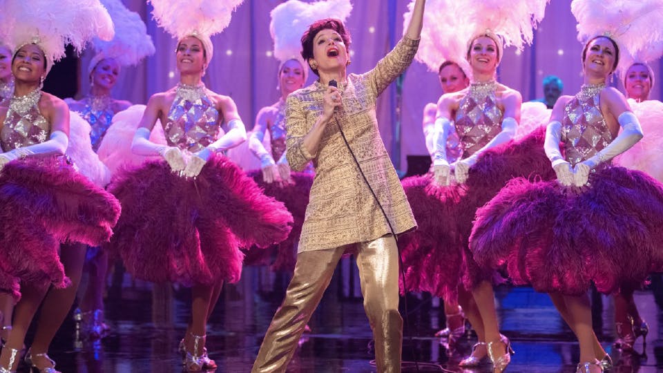 Dygtige Renée Zellweger spiller hovedrollen som Judy Garland. Judy film