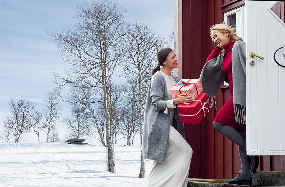 Kledd for fest: julekjoler, julebordkjoler 2016