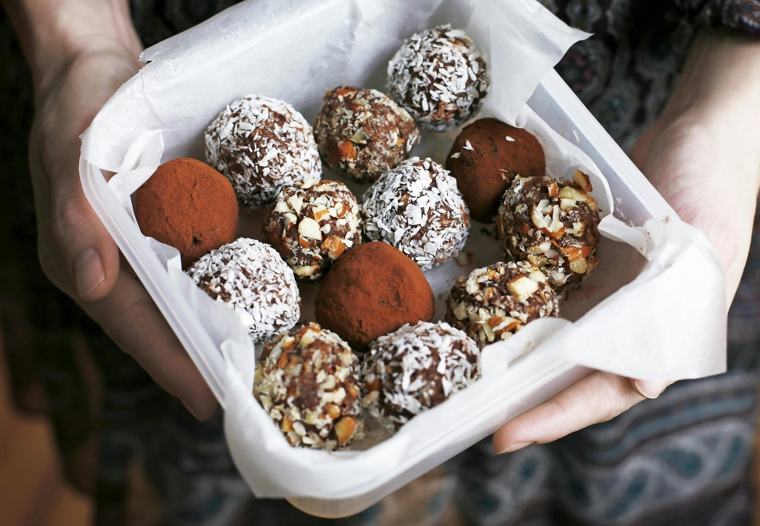 Julekonfekt Julekonfekt, bøtte med choko-trøfler