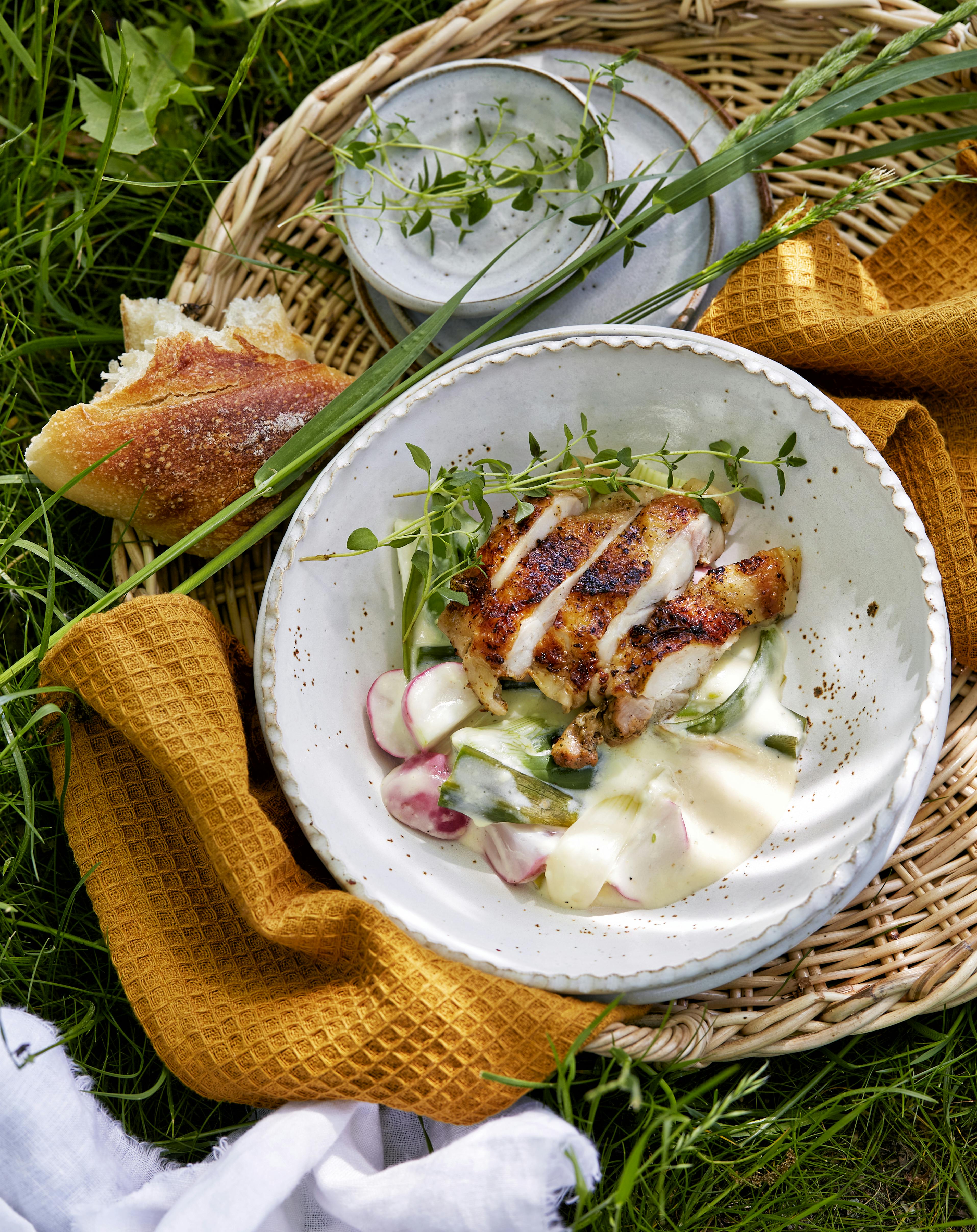 Du kan enten stege eller grille kyllingen. Eller grillstege den! Kylling og sommergrønt