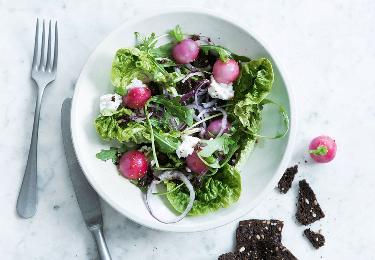 pocherede radiser salat rucola gedeost opskrift