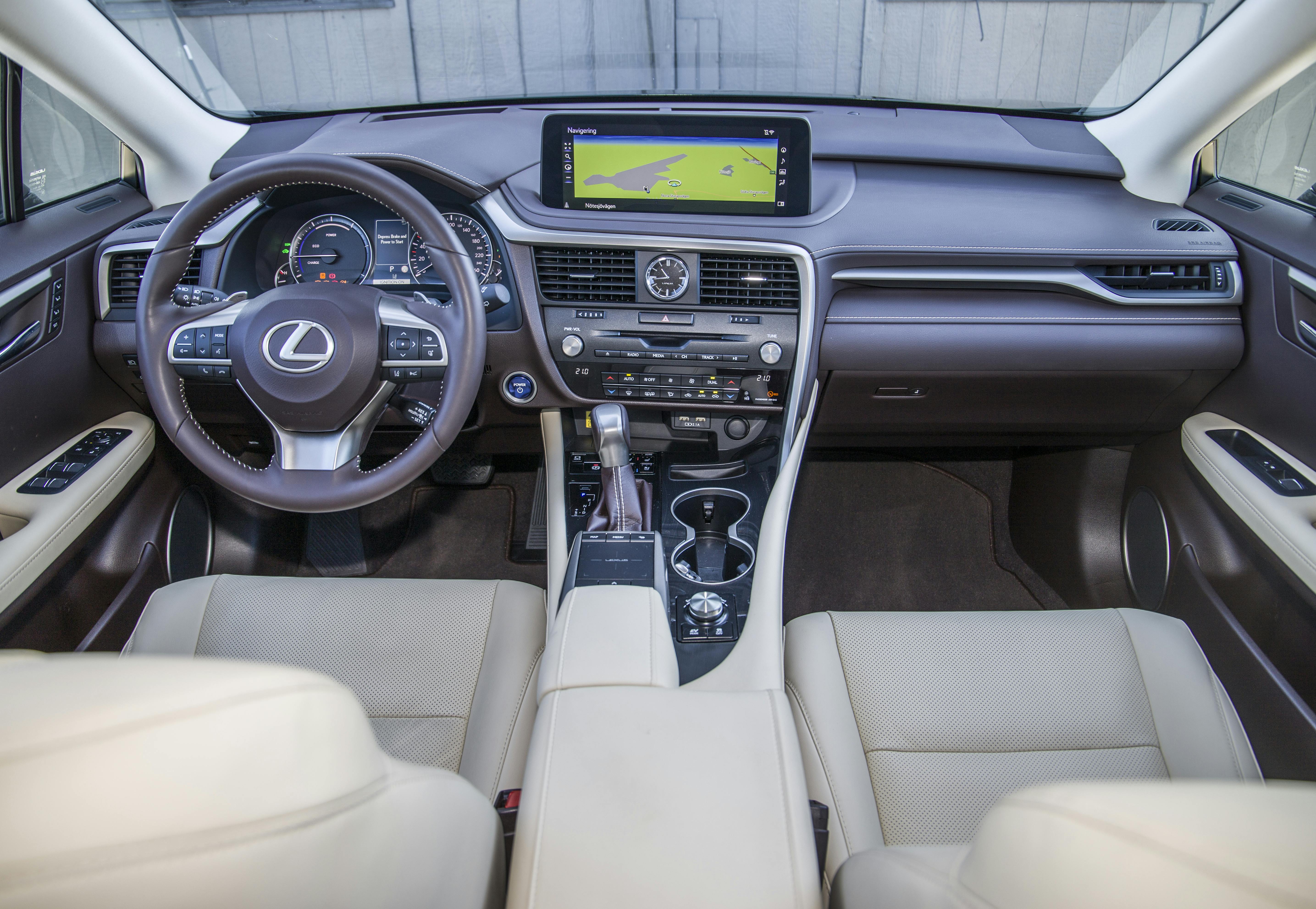 Lexus RX450h 4WD aut. Lexus RX450h 4WD aut.