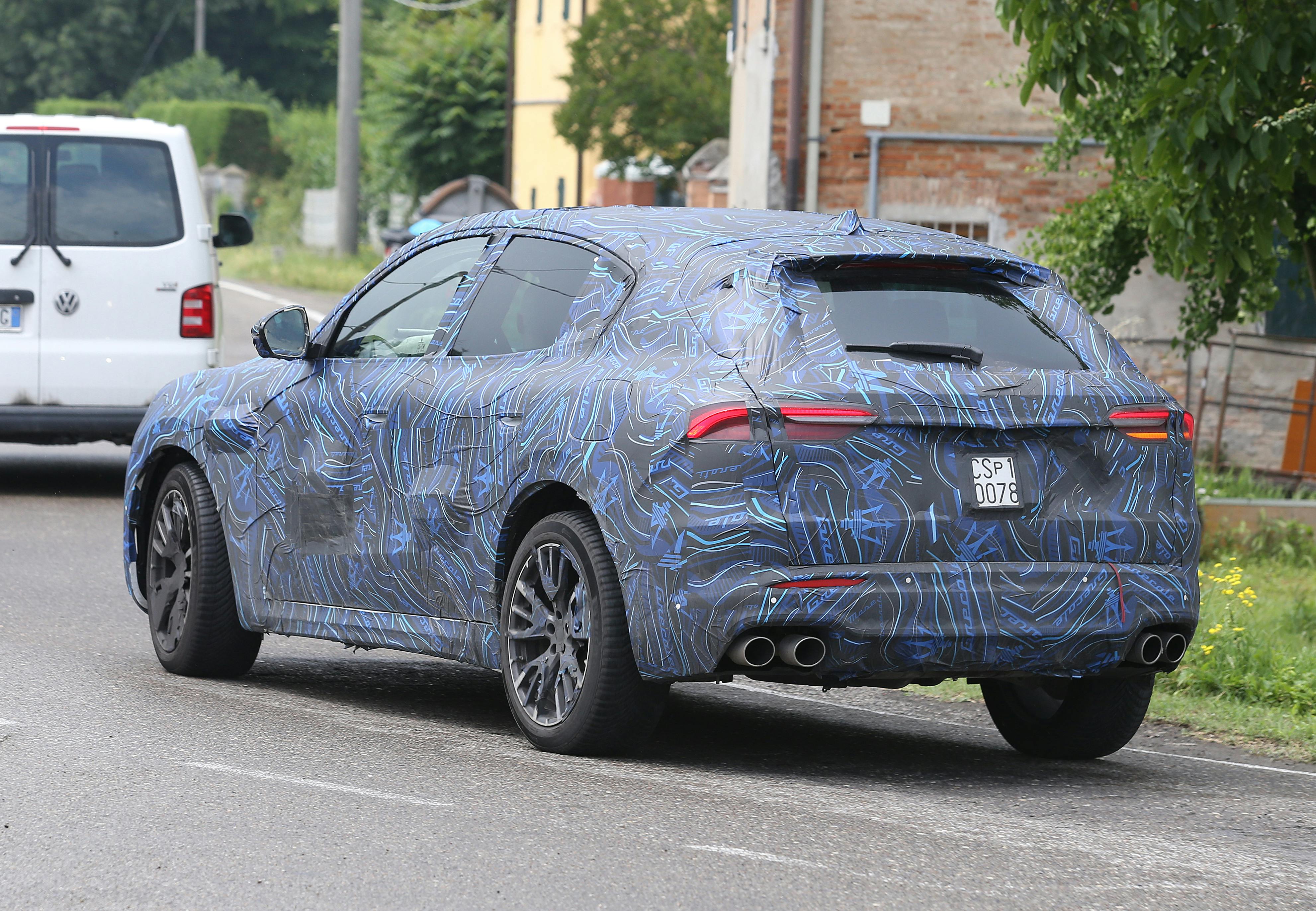 Automedia Grecale SUV Maserati kamuflage