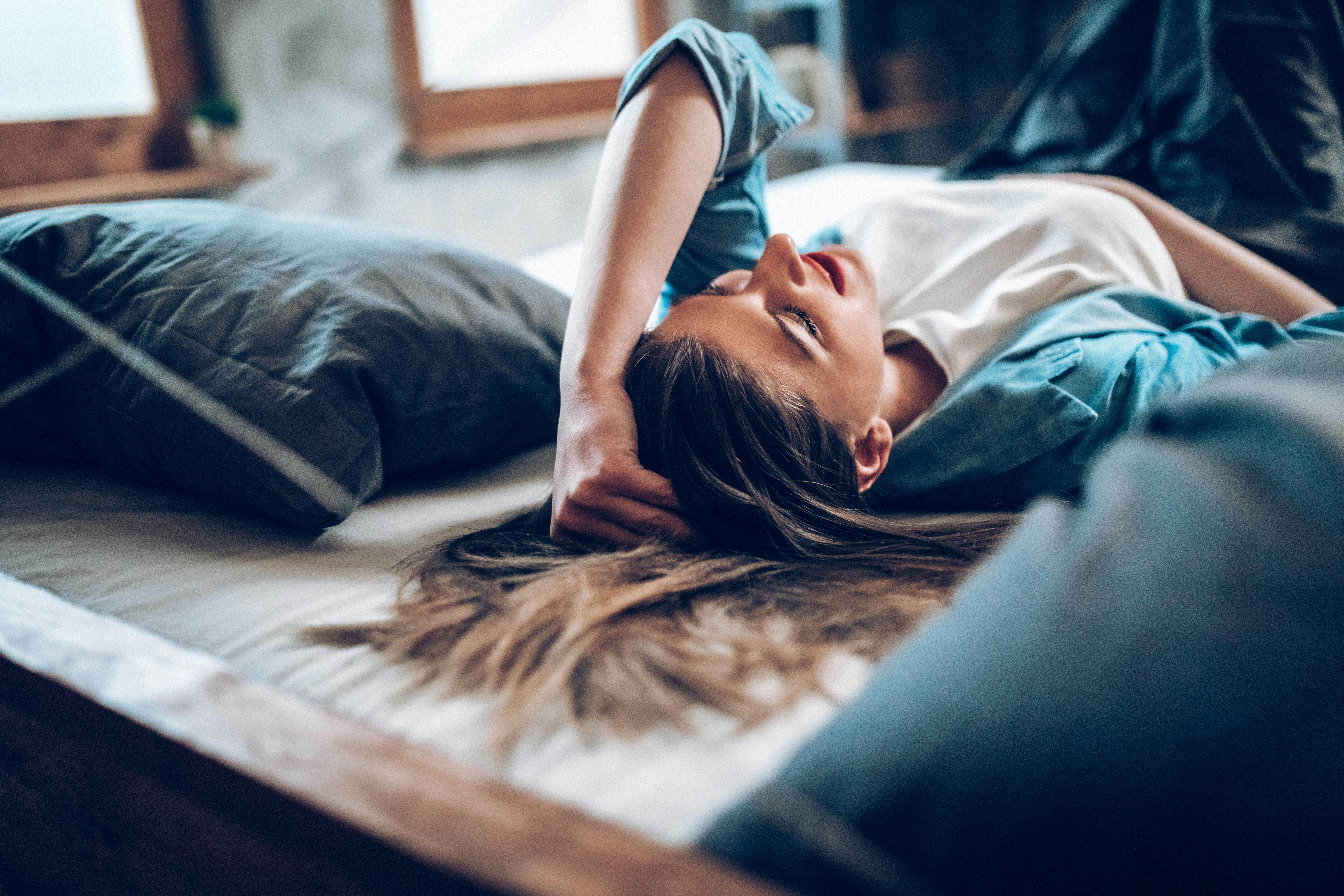 Menstruationsmigræne kaldes også for hormonelmigræne. Menstruationsmigræne