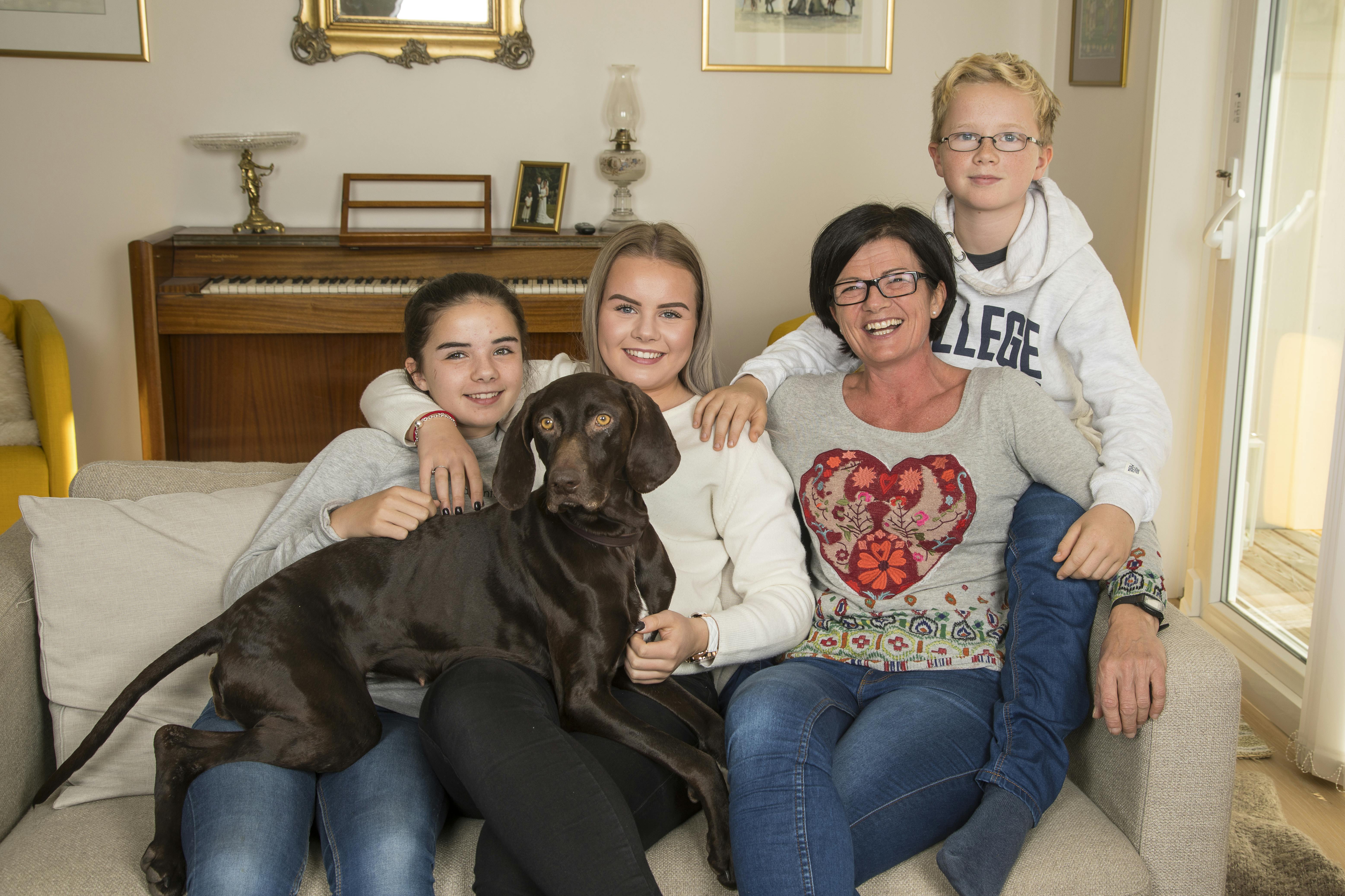 Frisk mamma: Familien glade for at Marianne Mjelde Knutsen ble frisk