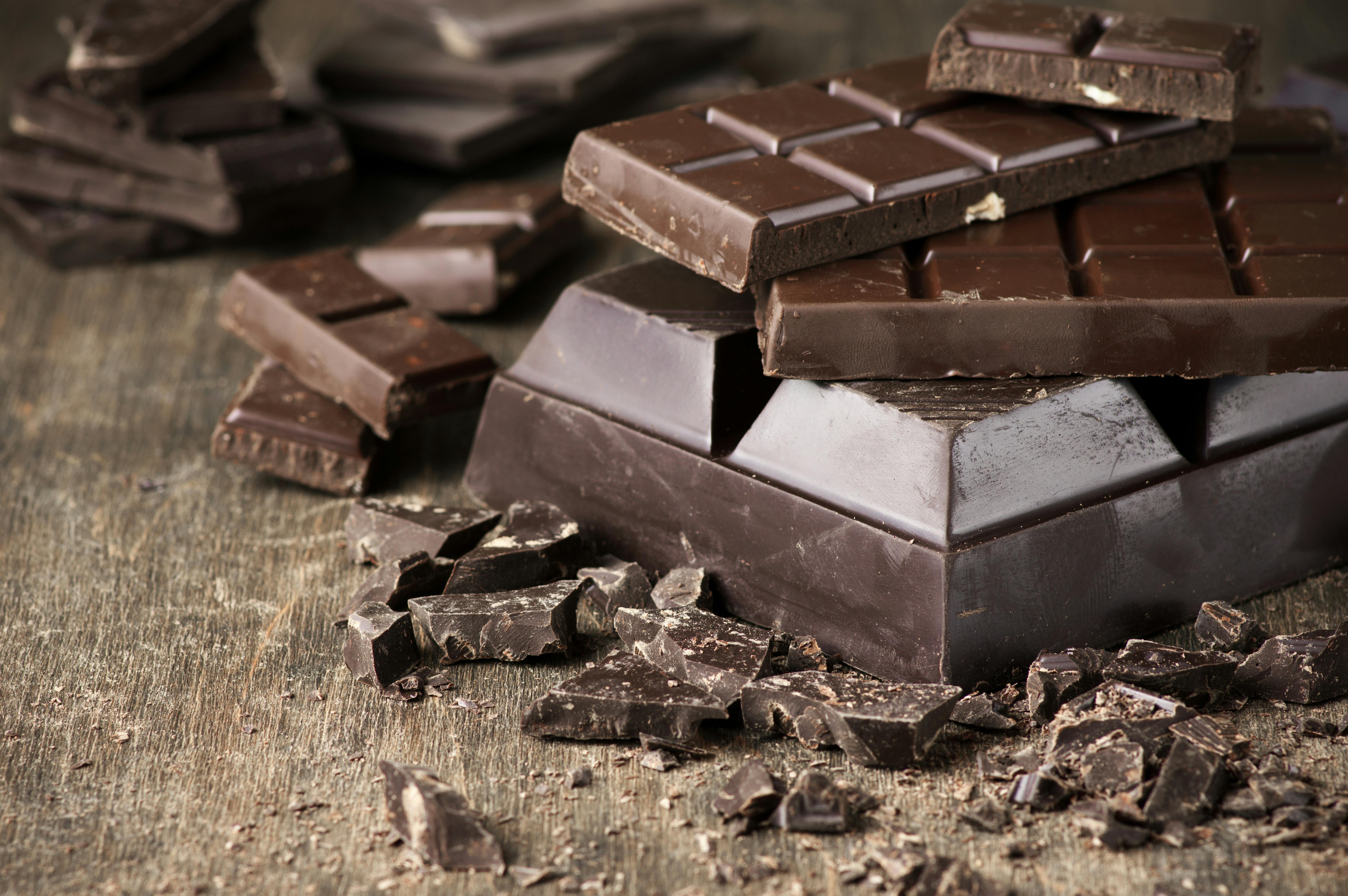 Jo mørkere chokoladen er, jo bedre er det for dig, når du har menstruation! Mørk chokolade