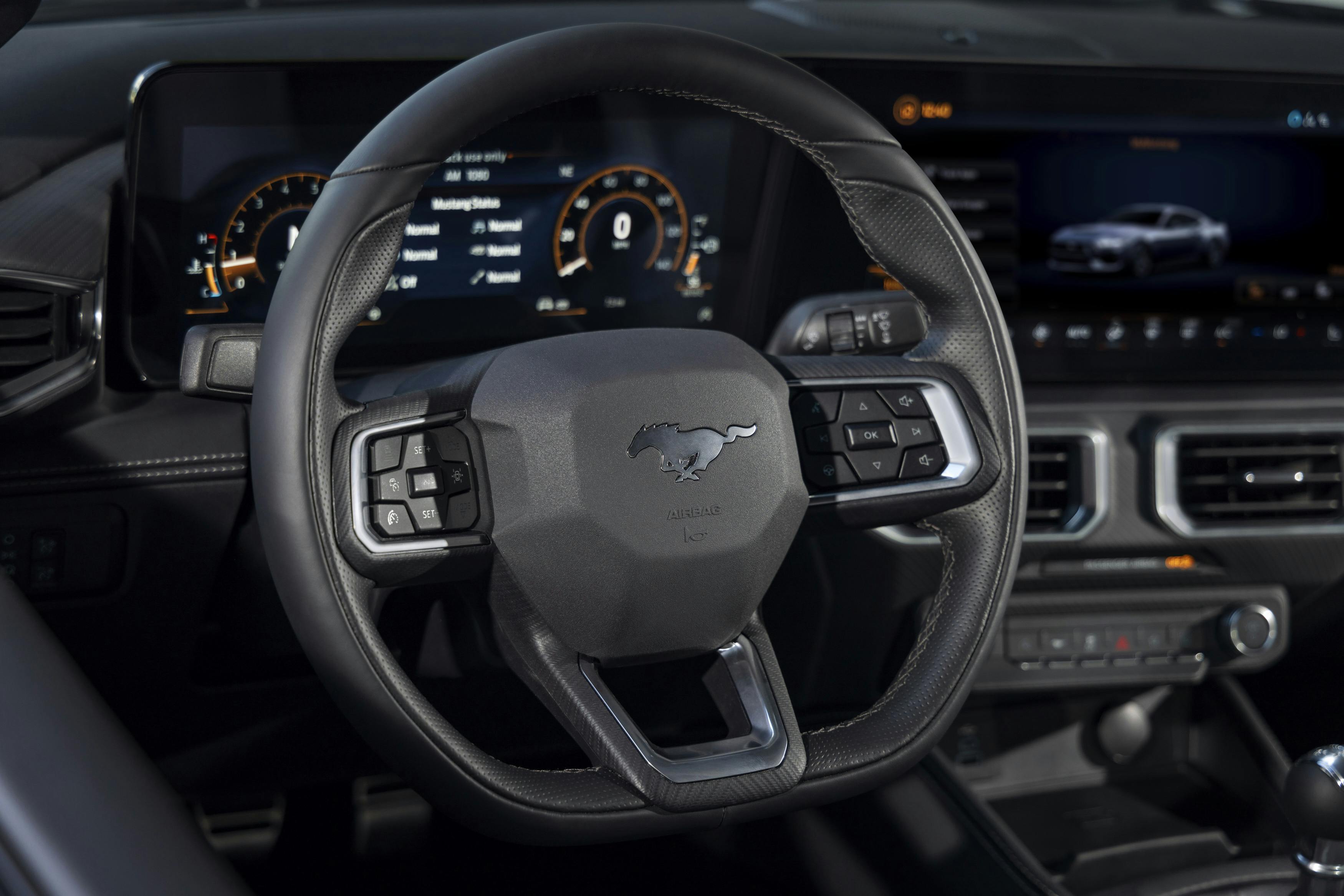 Ford Mustang GT 2023 kabine