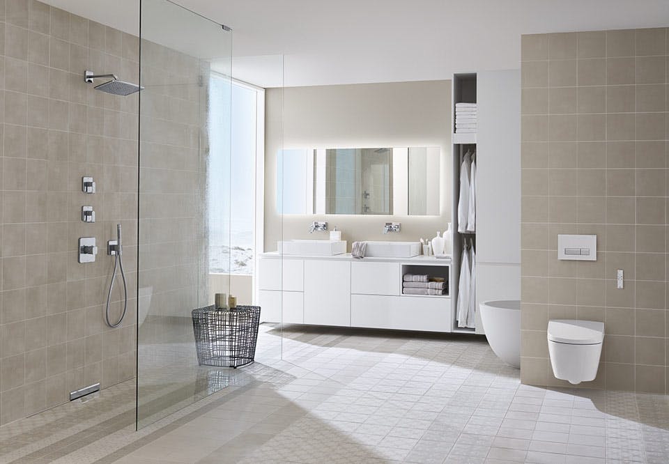 skandinavisk badeværelse indret design toilet geberit aquaclean sela