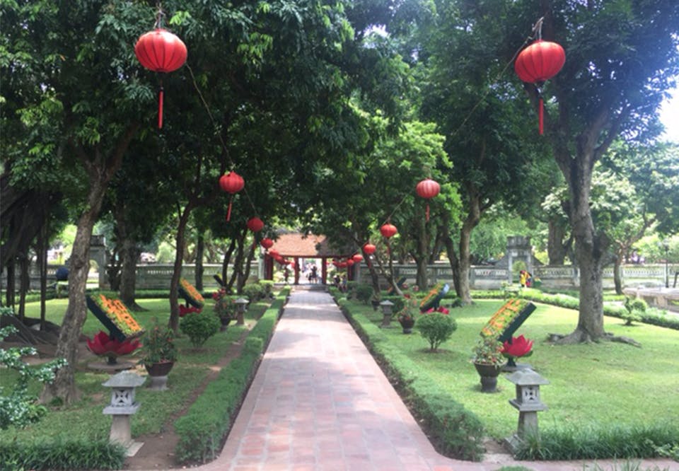 Utenfor litteratur-tempelet Van Mieu i Hanoi