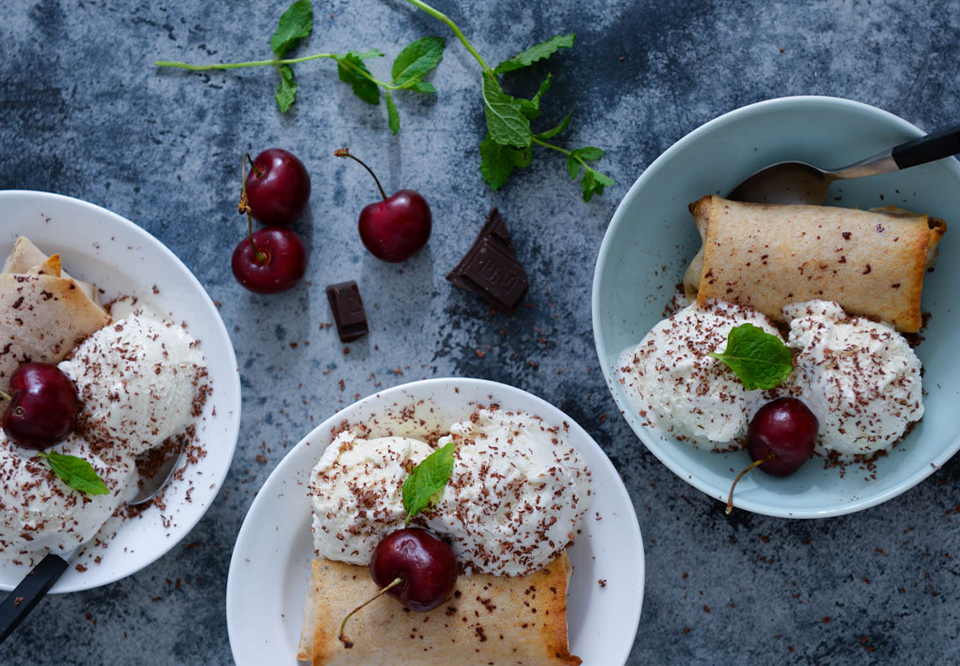 Opskrift: Dessert Forårsruller – Indbagt Banan Med Chokolade Og ...