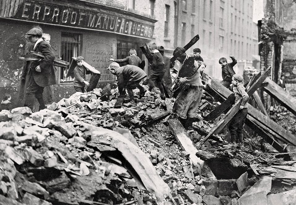 Raserade byggnader i Dublin efter påskupproret på Irland 1916.