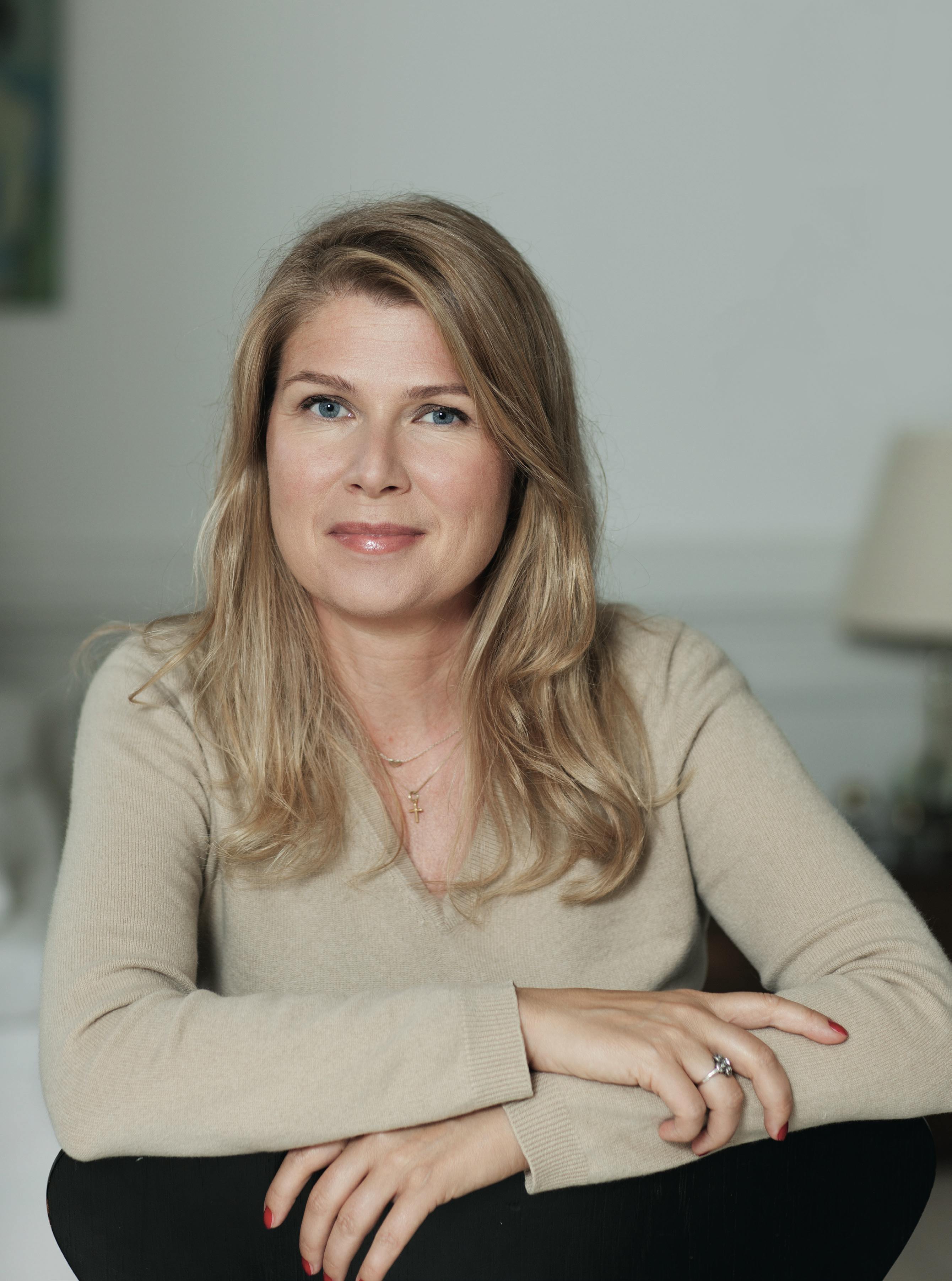 “Det ligger dybt i mig, at jeg altid skal have råd til at kunne forlade en mand. Det ligger i mit dna.” Pernille Wahlgren