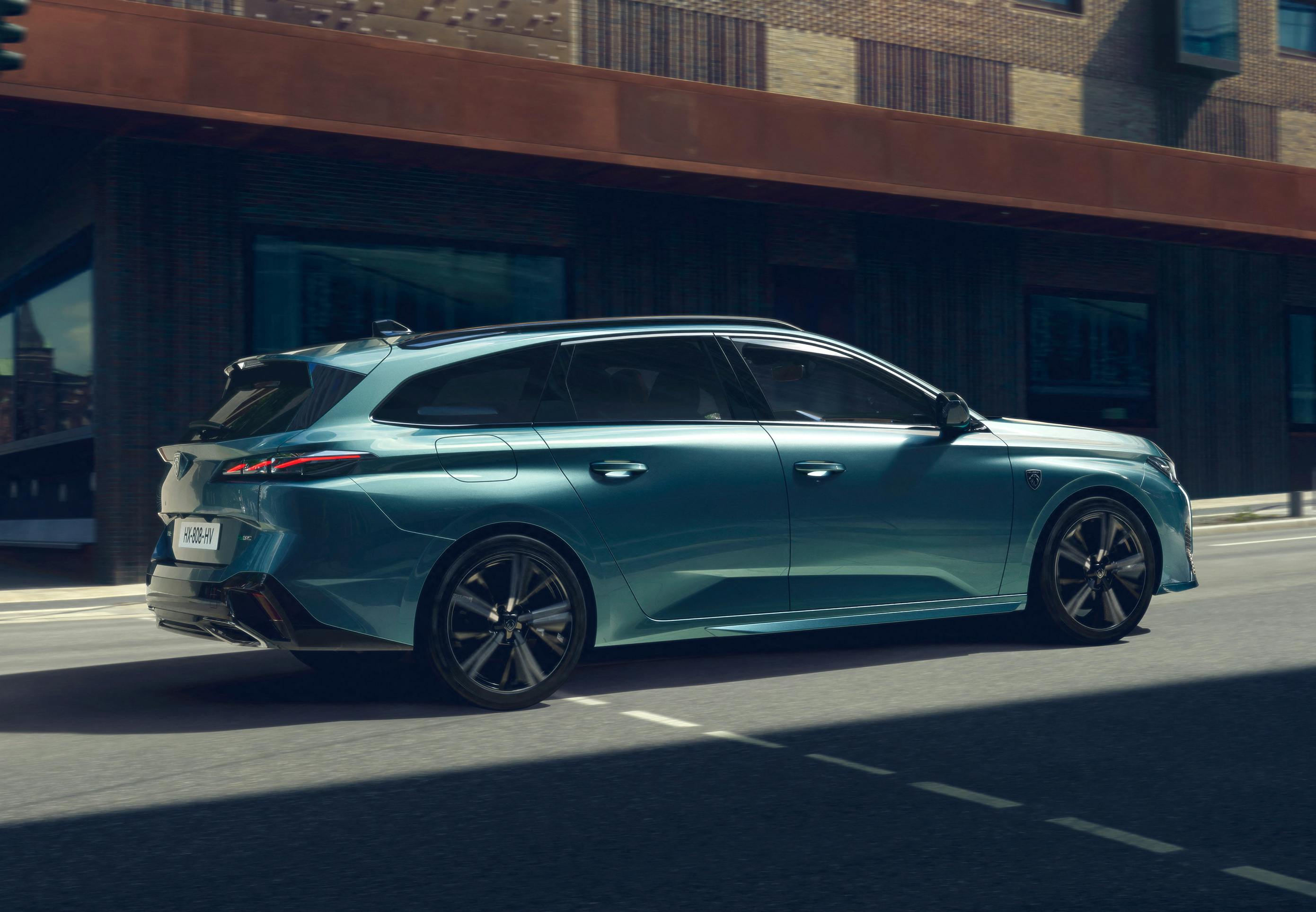 Peugeot 308 SW stationcar blå side bagfra