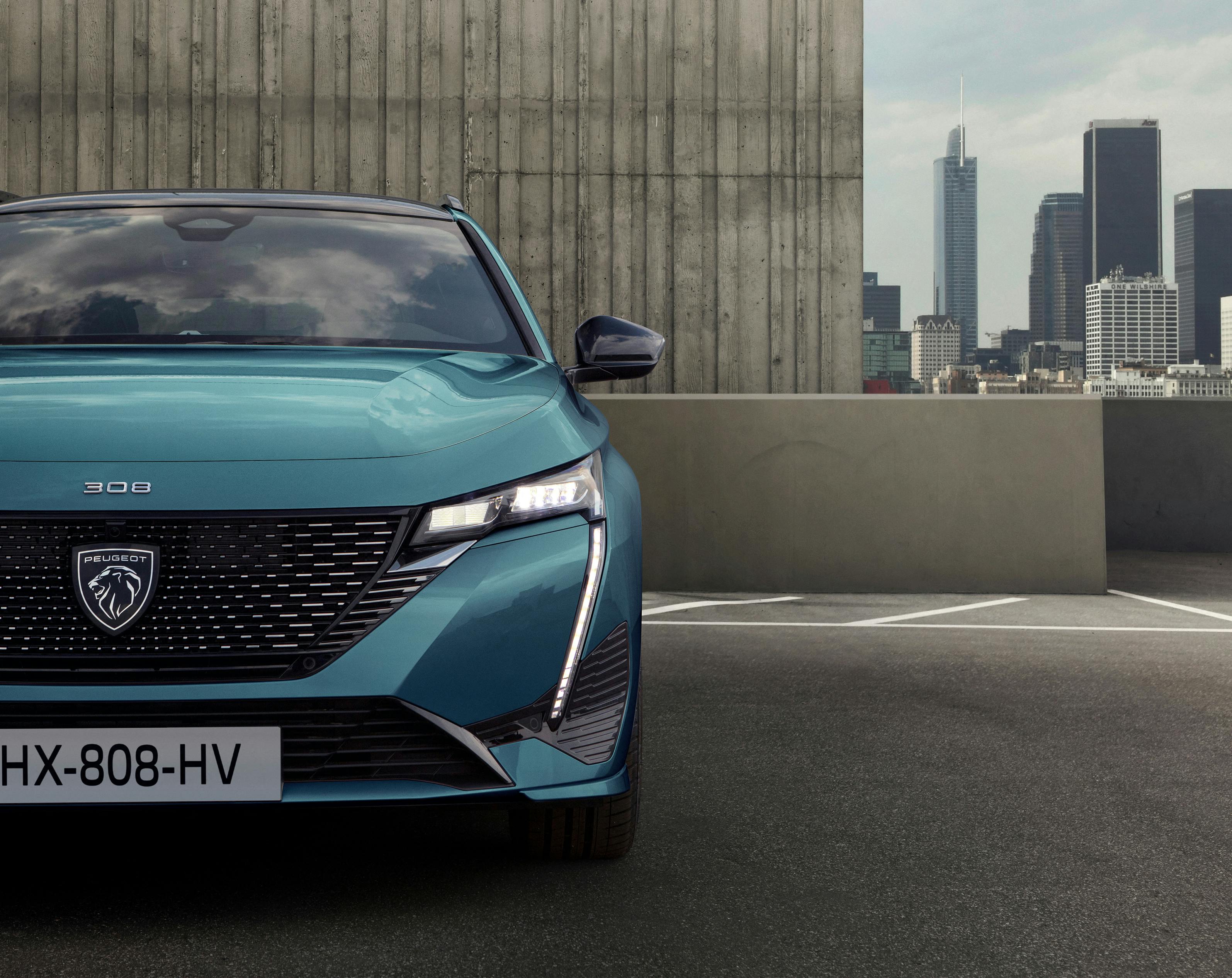 Peugeot 308 SW stationcar blå forfra nyt logo