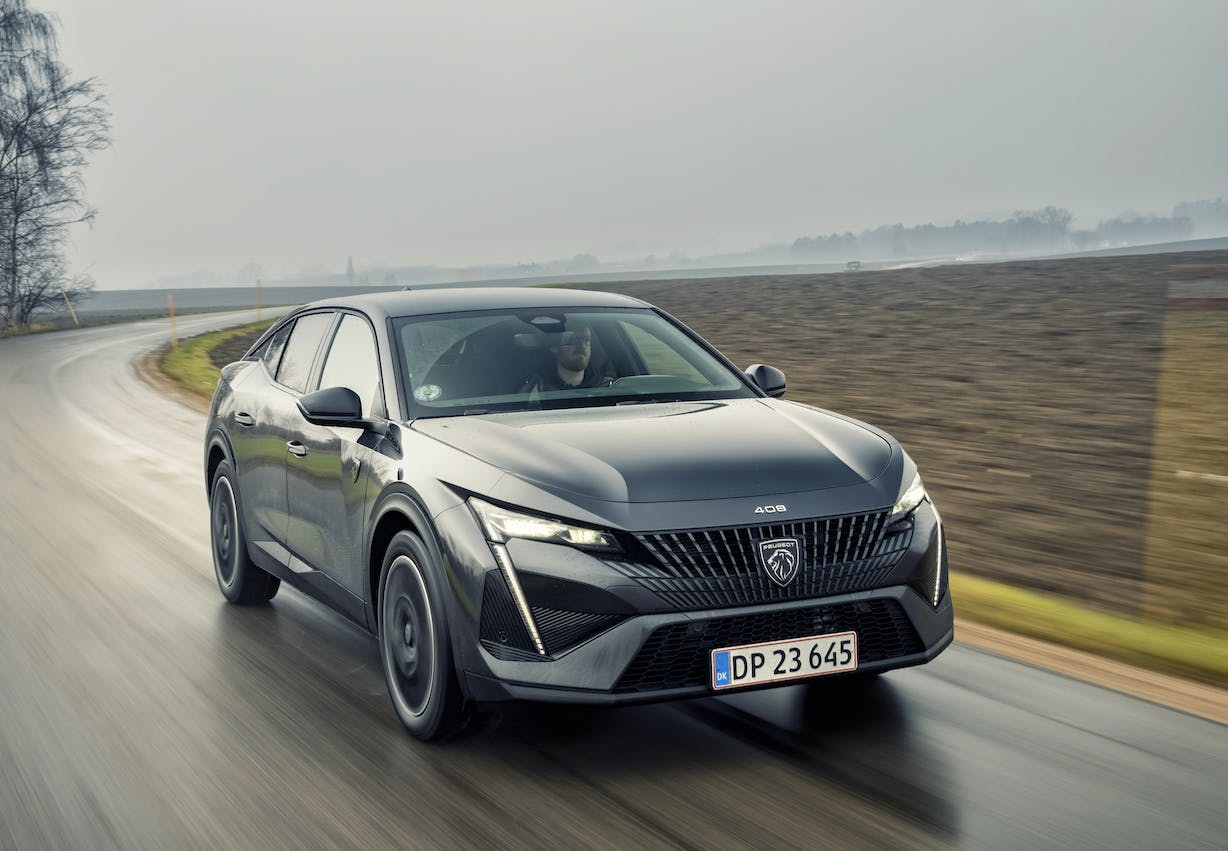 Peugeot 408 plugin hybrid pris test