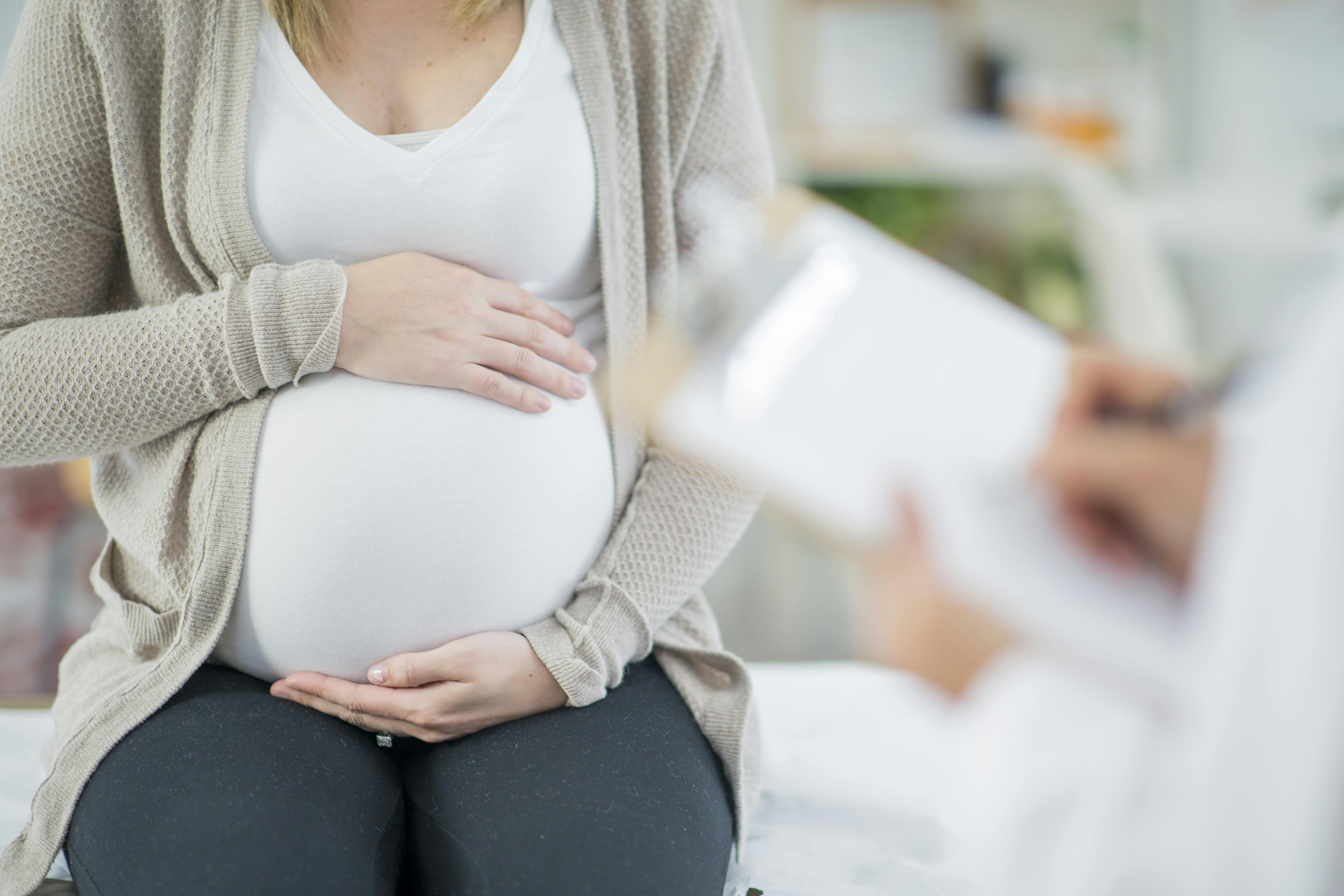 Lægens undersøgelser er afgørende for, om du skal have et planlagt kejsersnit. Gravid kvinde skal have planlagt kejsersnit