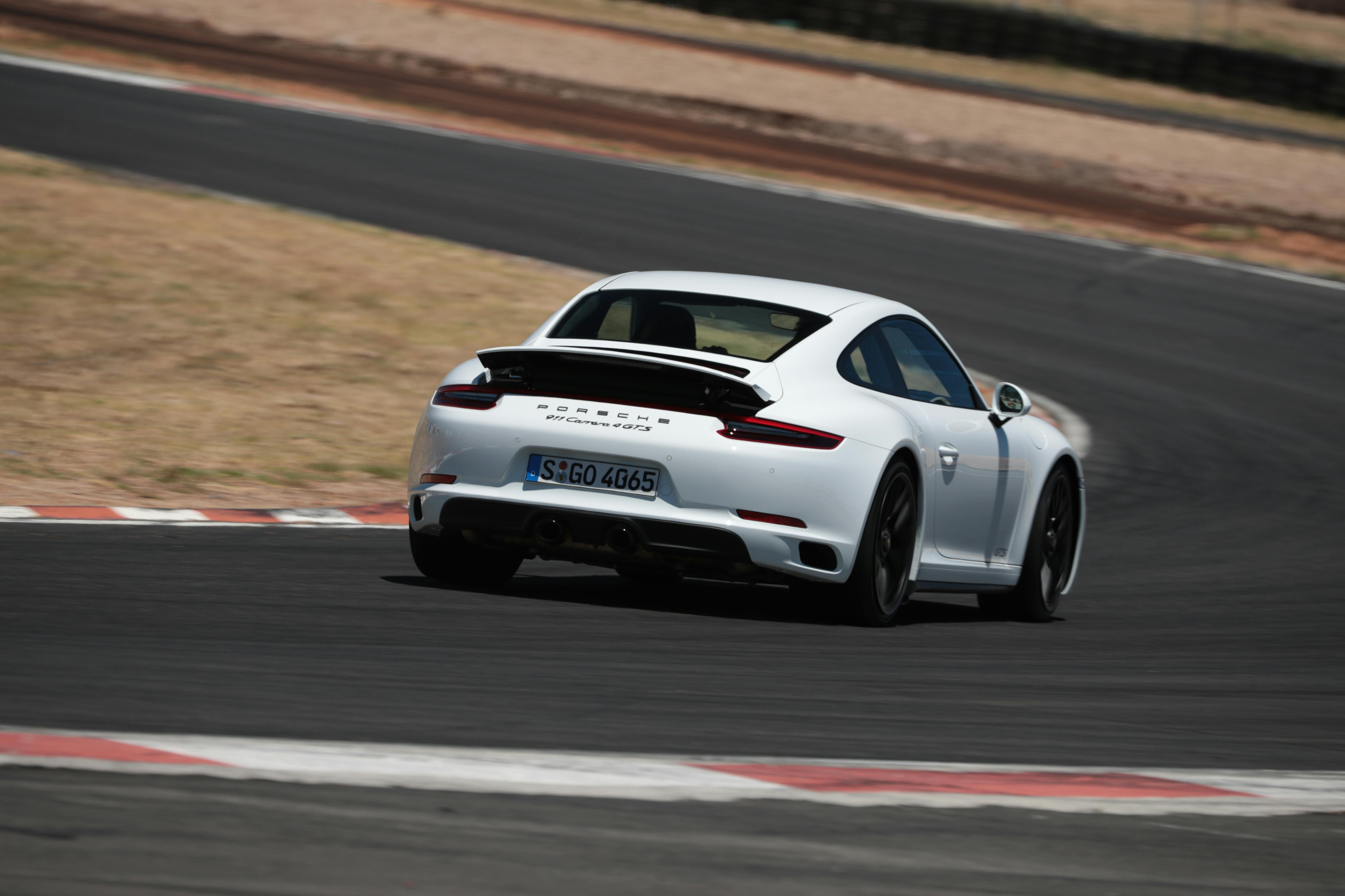 Første test af Porsche 911 GTS