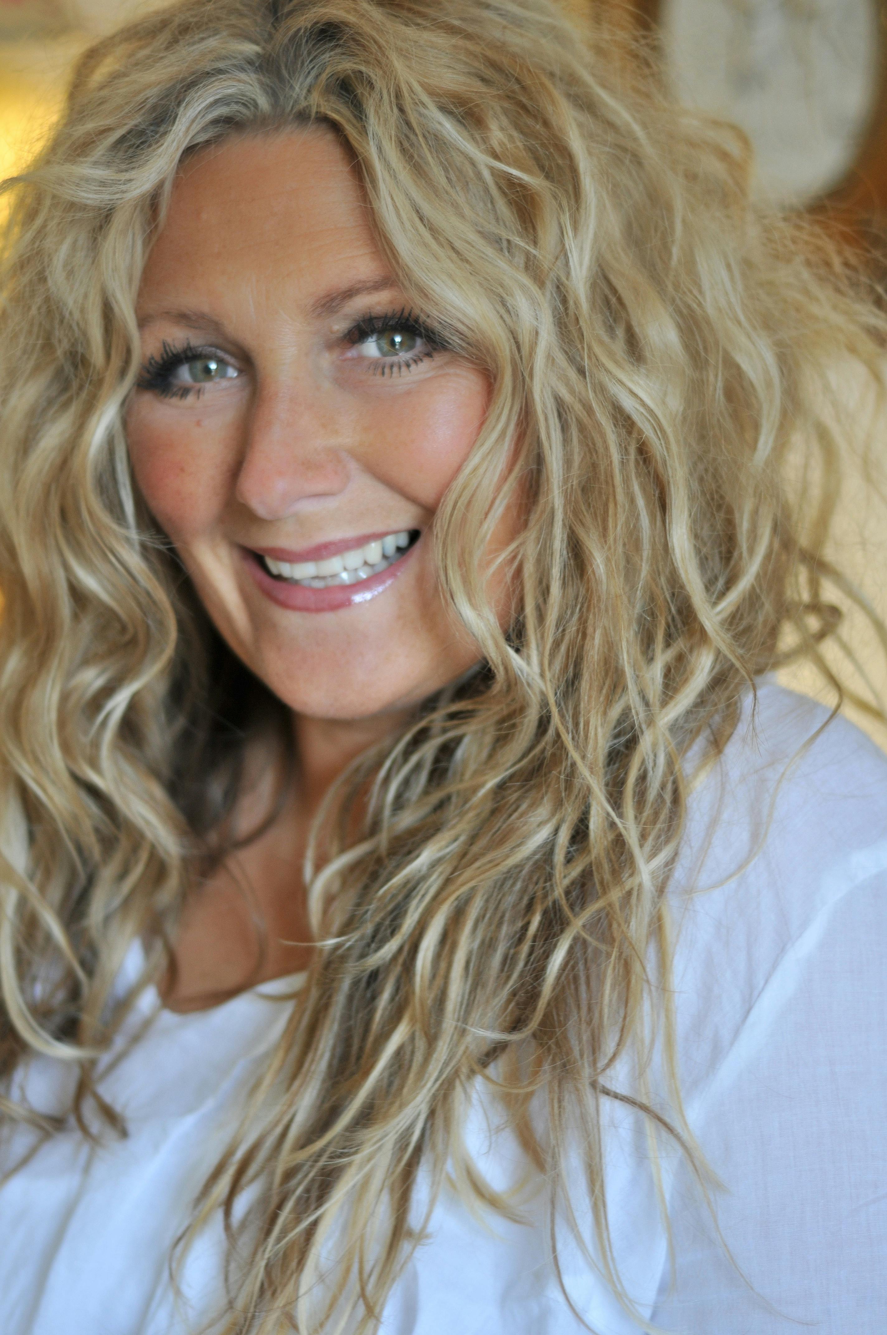 Amanda Prowse: Amanda Prowse