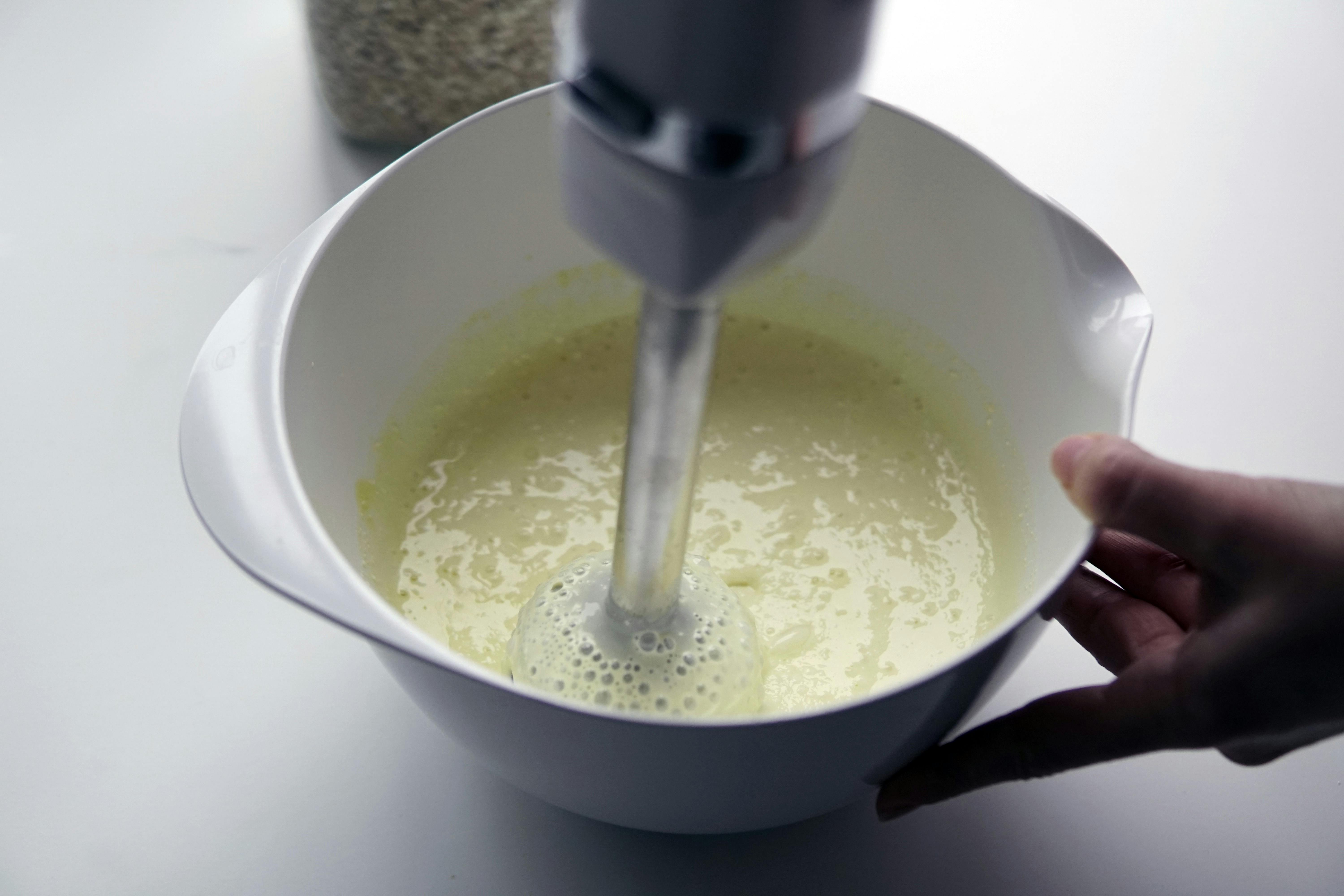 Lag en glatt og fin røre av proteinrundstykkene: Proteinrundstykker med cottage cheese og egg