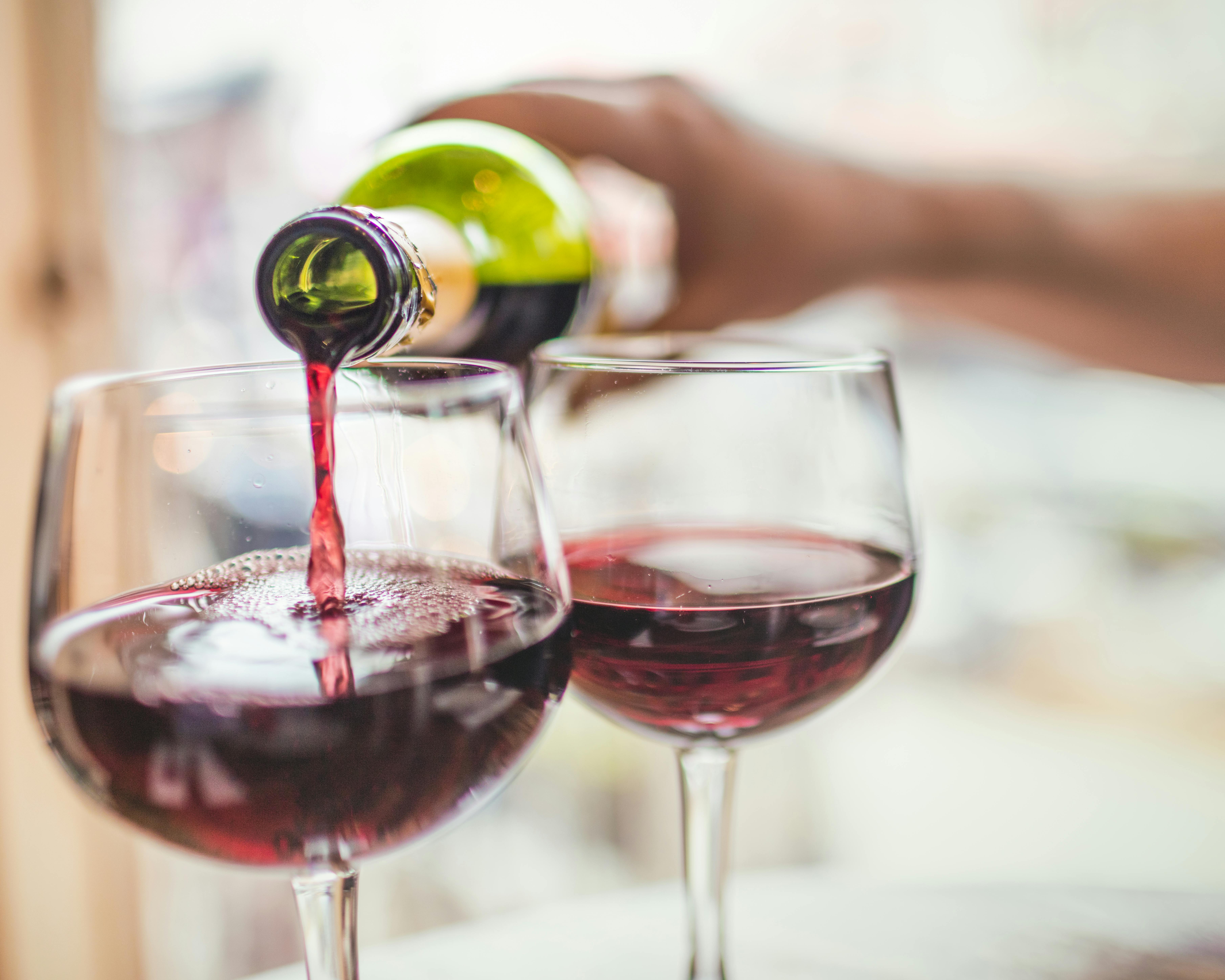 Et glas rødvin eller to er lækkert. Men faktum er, at alkohol gør dig træt og svækker din koncentrationsevne. Rødvin