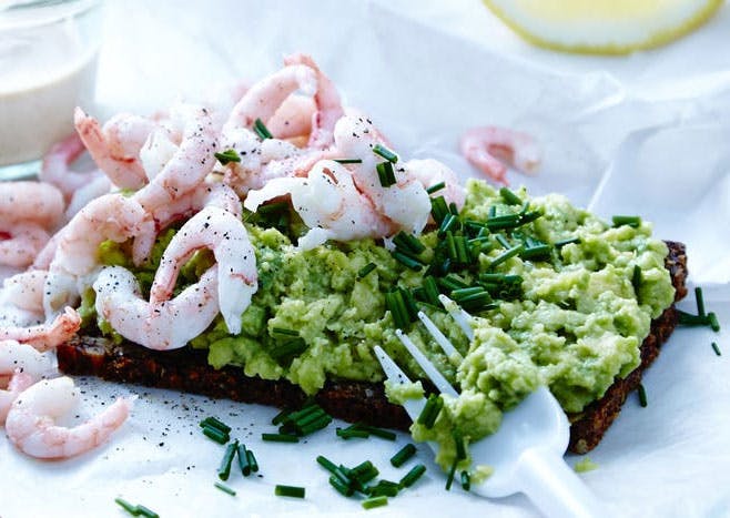 Rugbrød med avocado og rejer Rugbrød med avocado og rejer – 5:2-kuren opskrifter